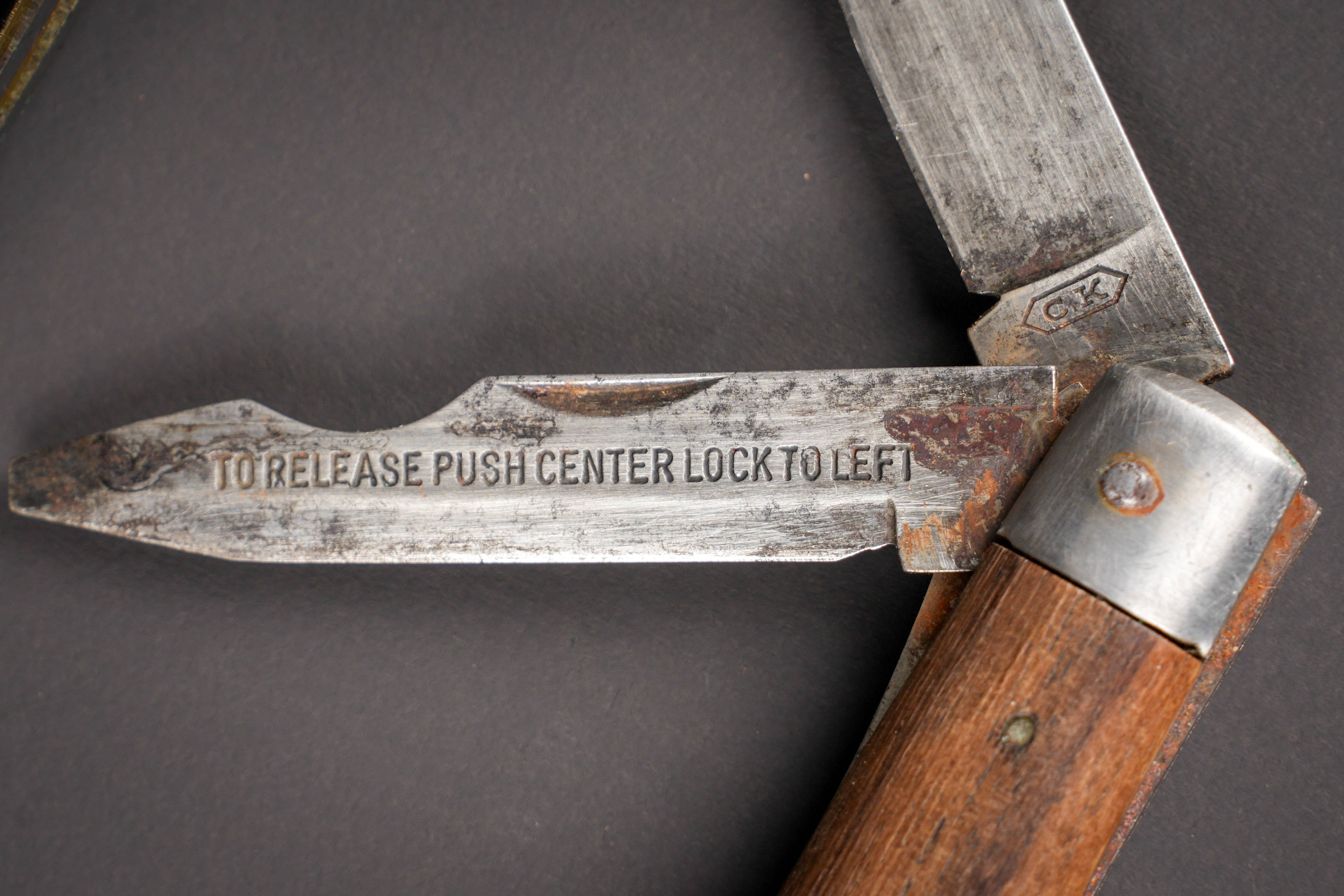 Canifs US. US Army pocket knives. — photo 2