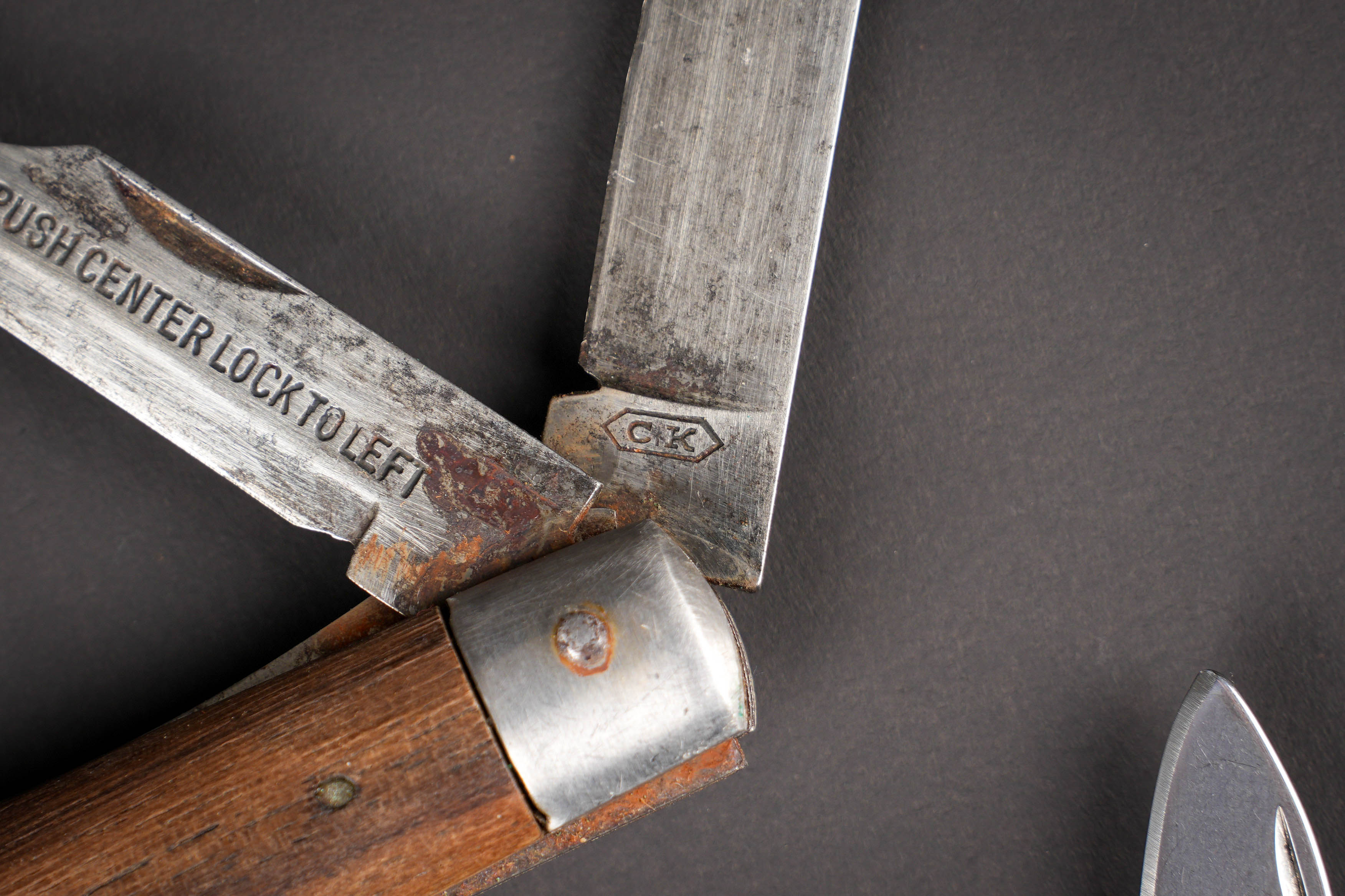 Canifs US. US Army pocket knives. — photo 3