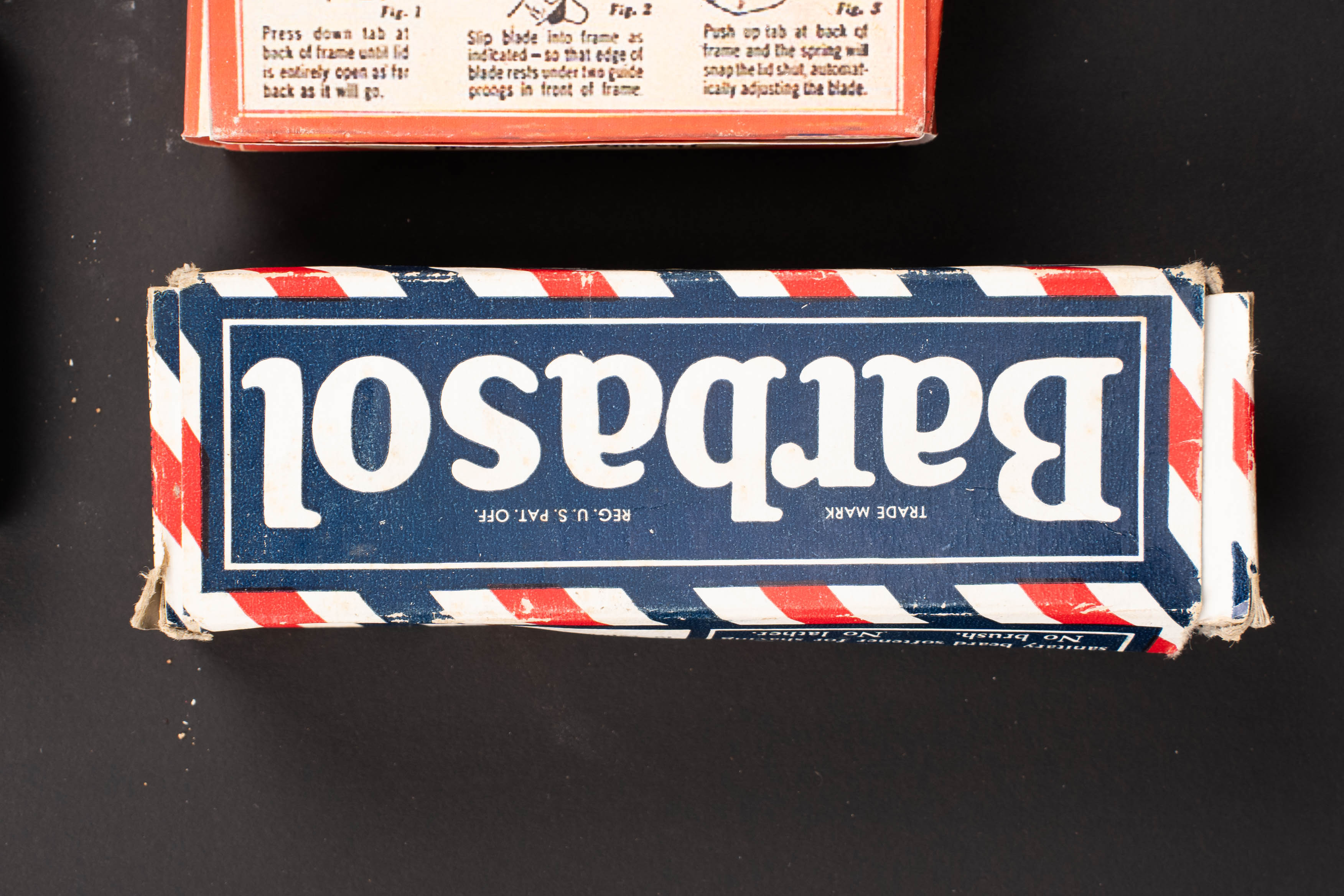 Accessoires de toilette US. US toiletry accessories. — photo 13