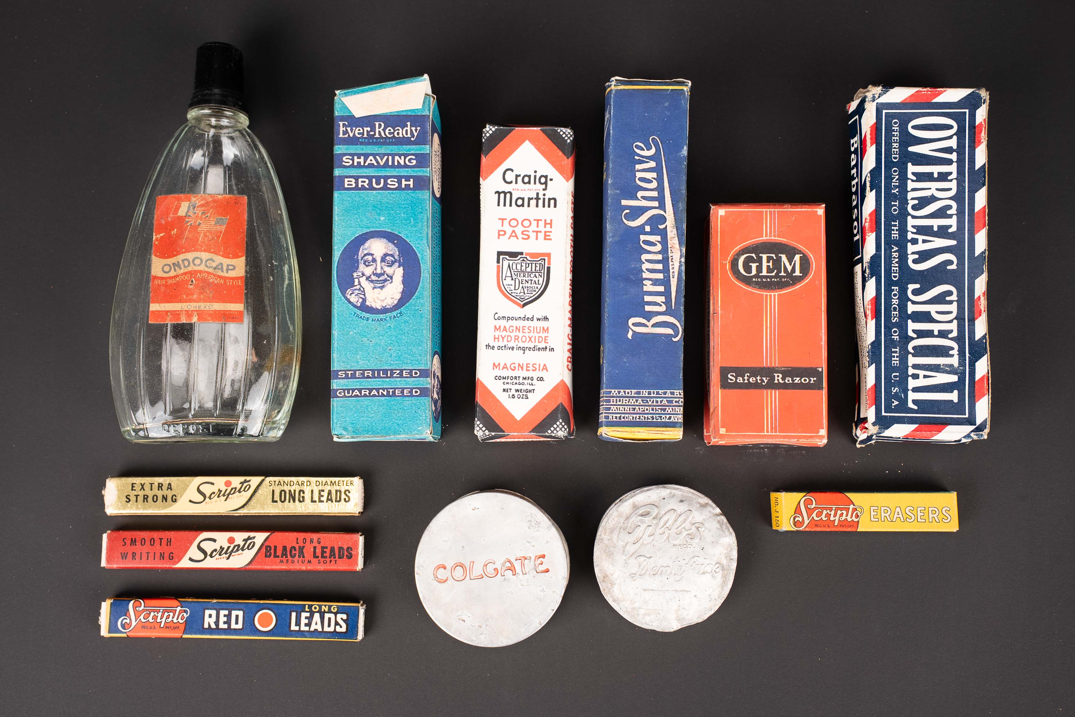 Accessoires de toilette US. US toiletry accessories. — photo 2