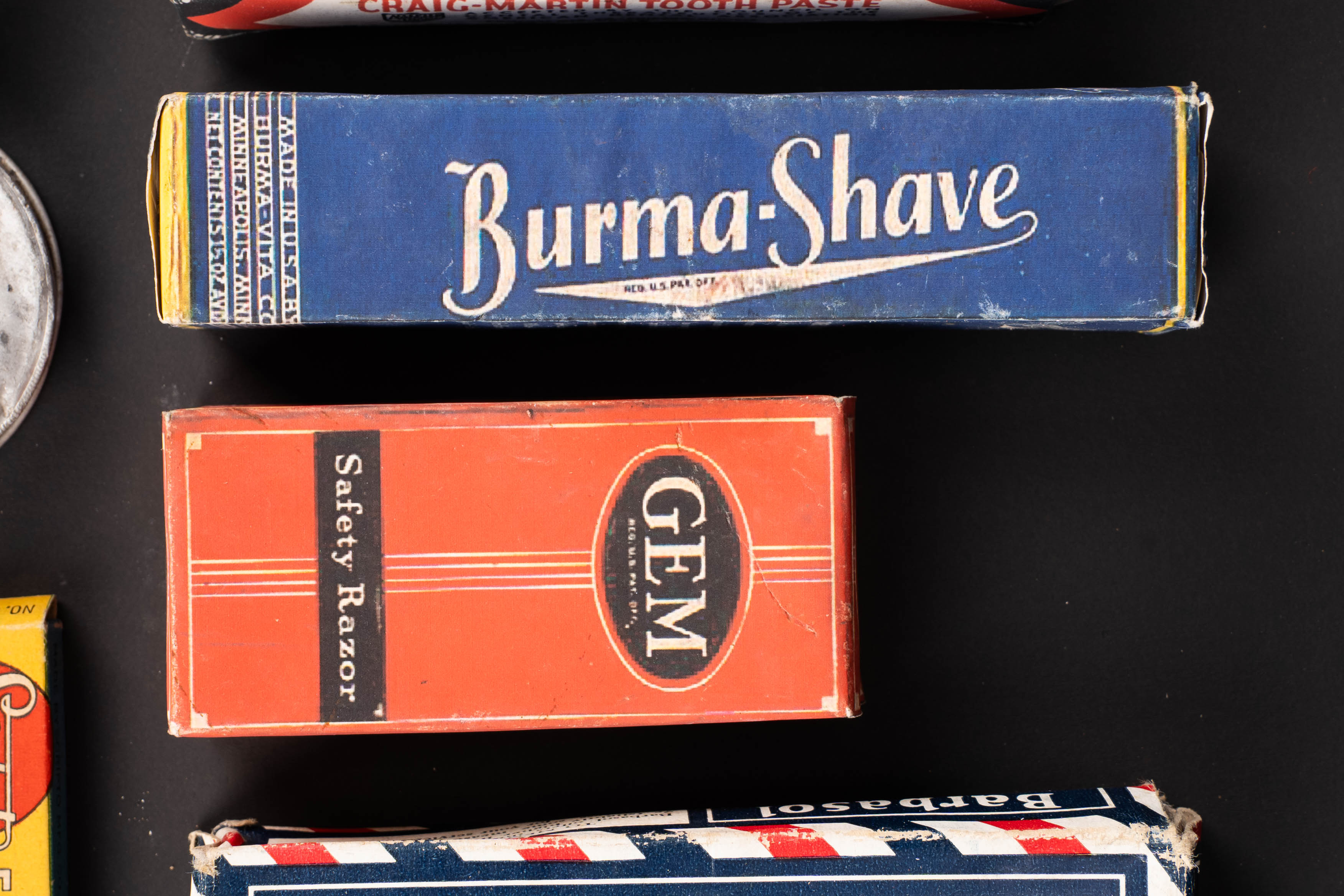 Accessoires de toilette US. US toiletry accessories. — photo 6