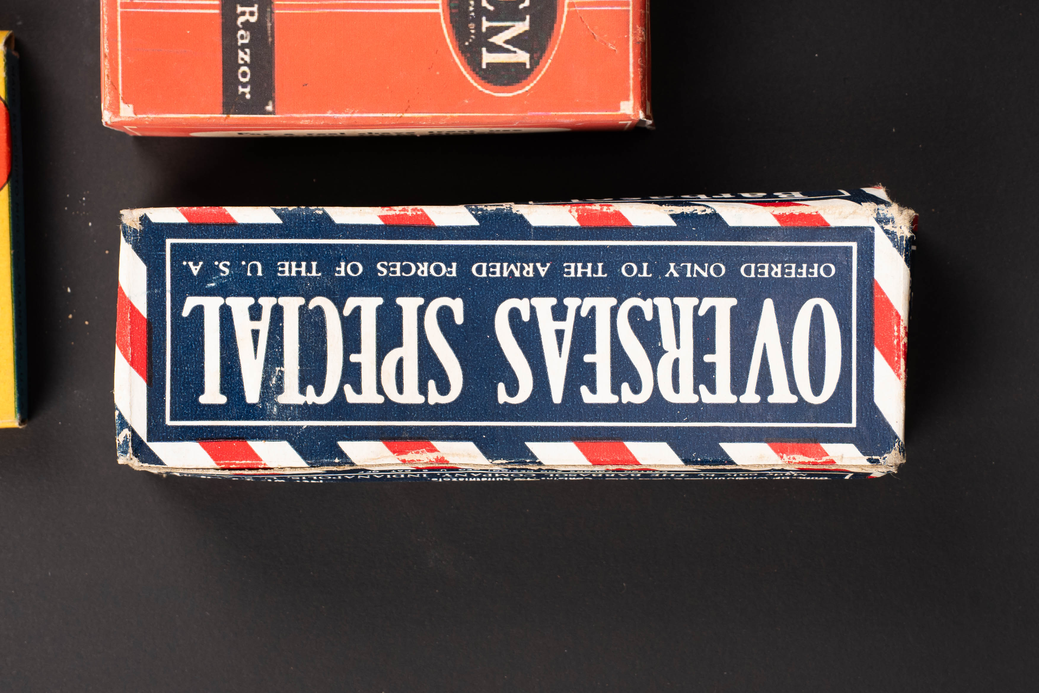 Accessoires de toilette US. US toiletry accessories. — photo 7