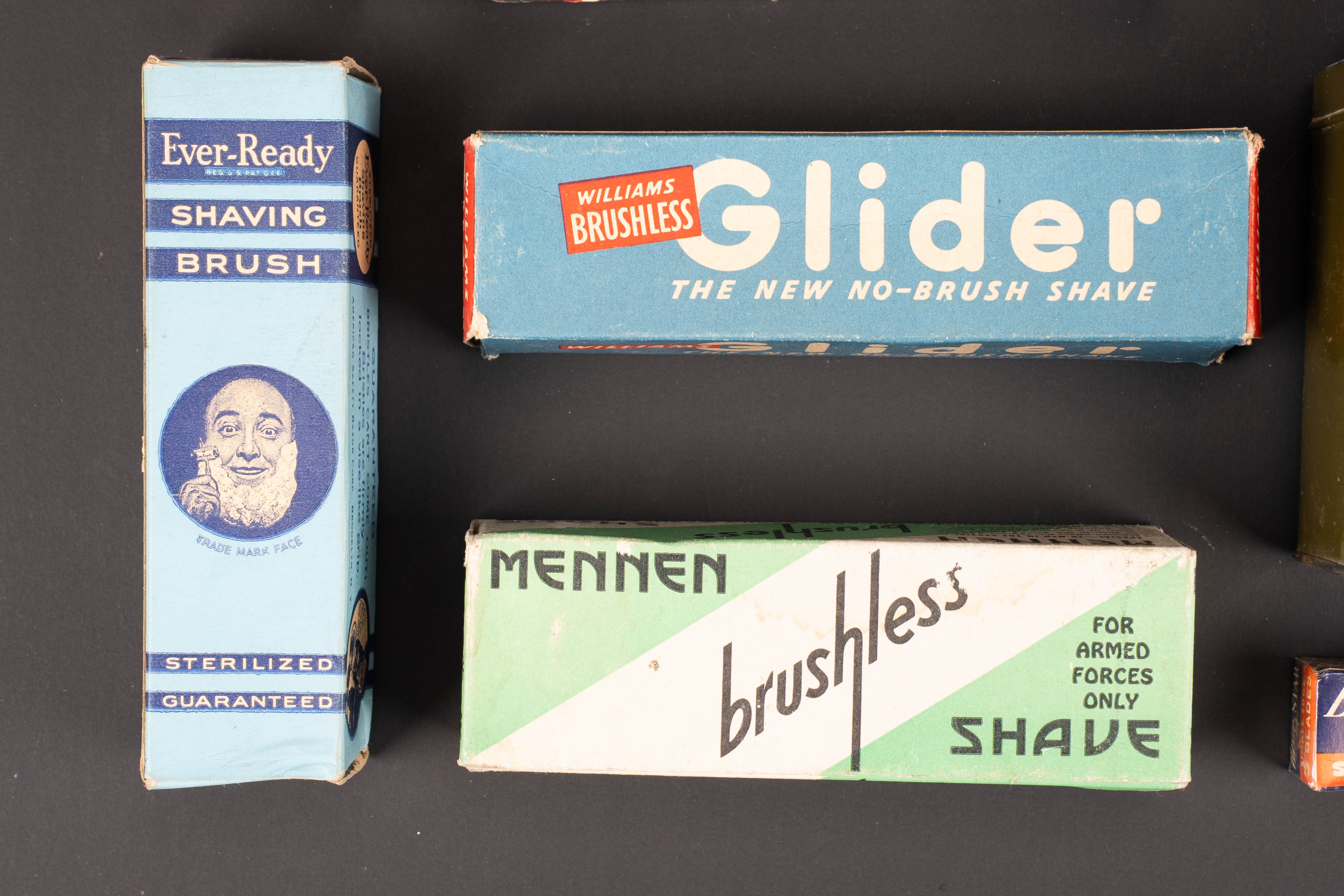Accessoires de toilette US. US toiletry accessories. — photo 4