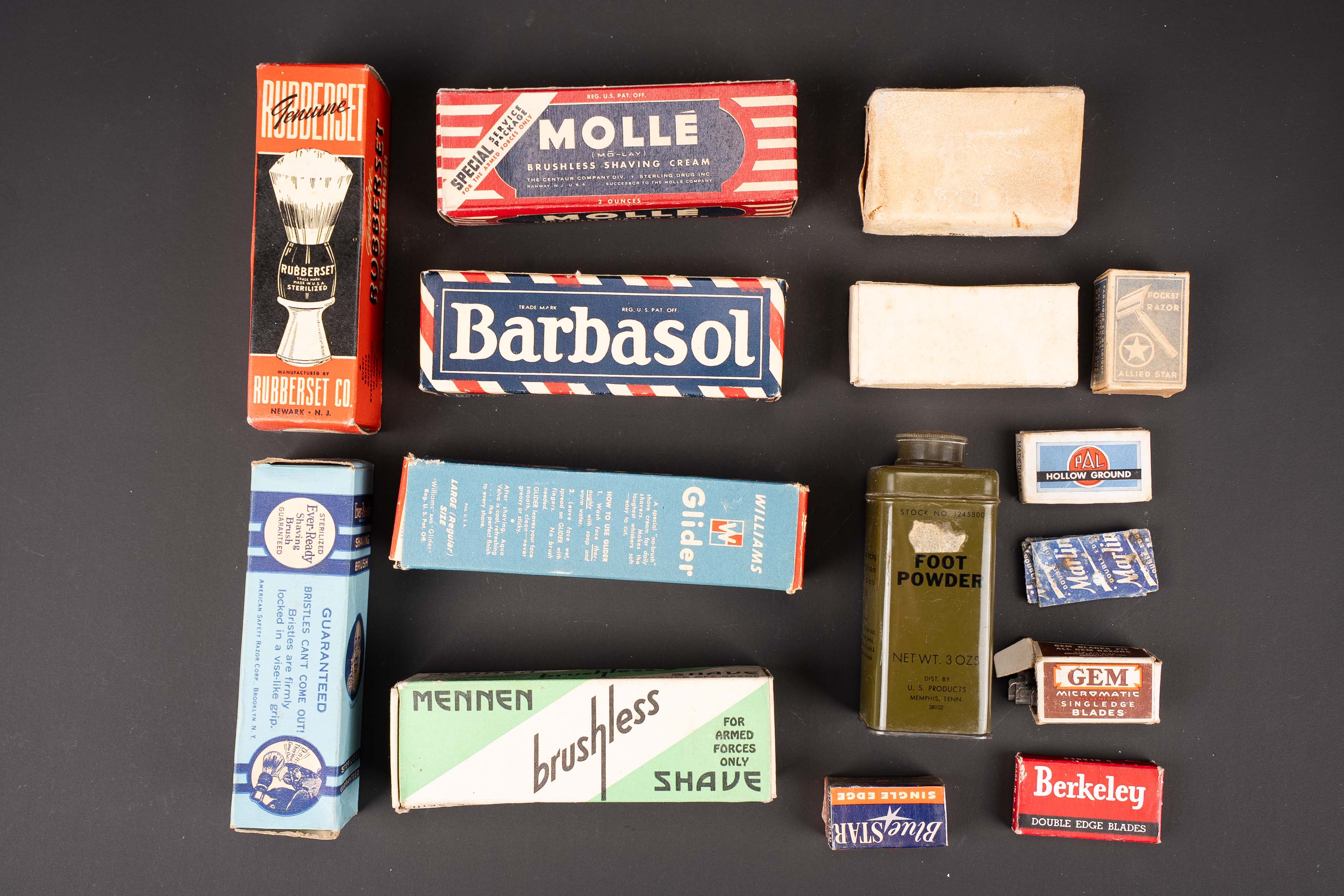 Accessoires de toilette US. US toiletry accessories. — photo 7