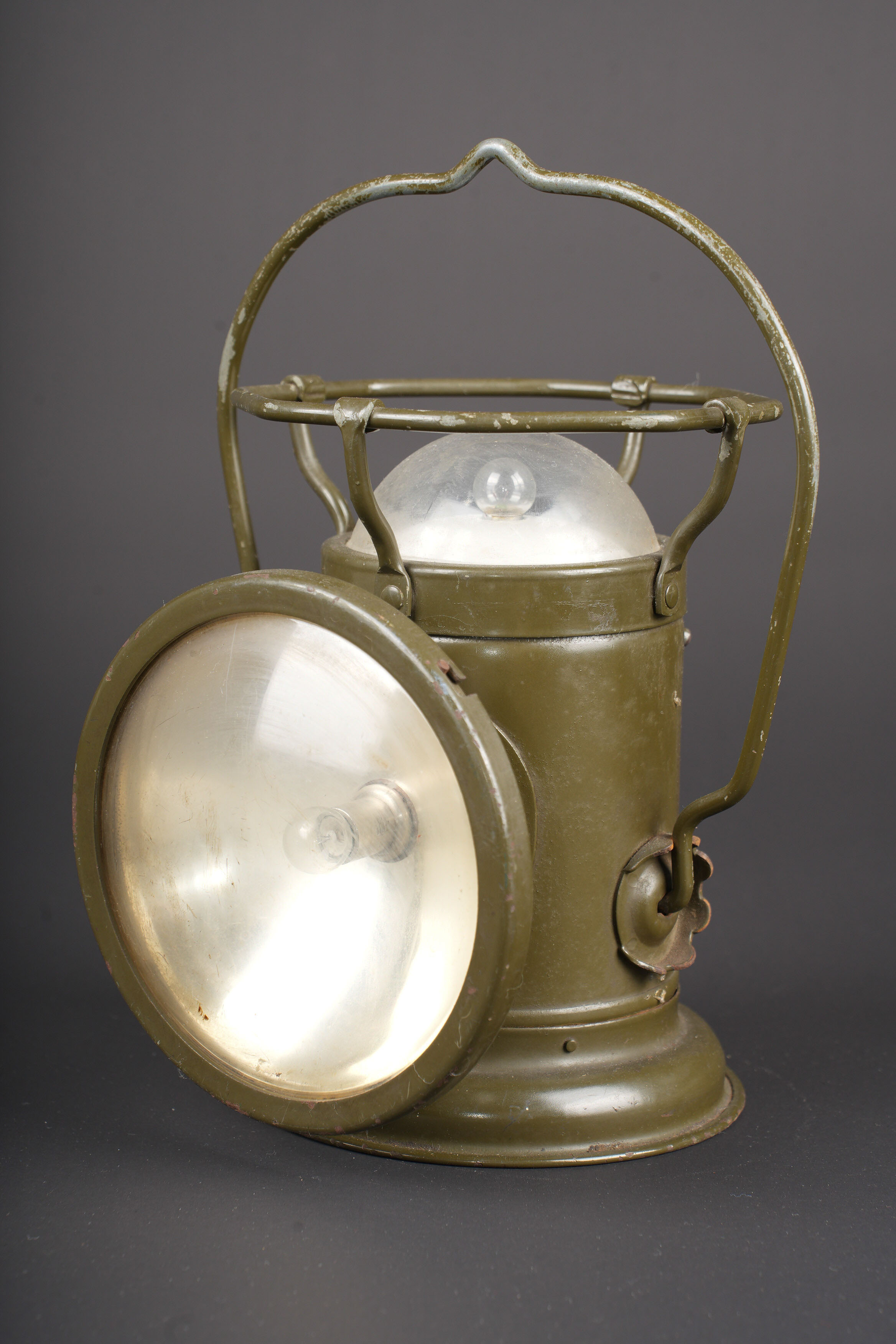 Lanterne américaine. US Army lantern. — photo 1