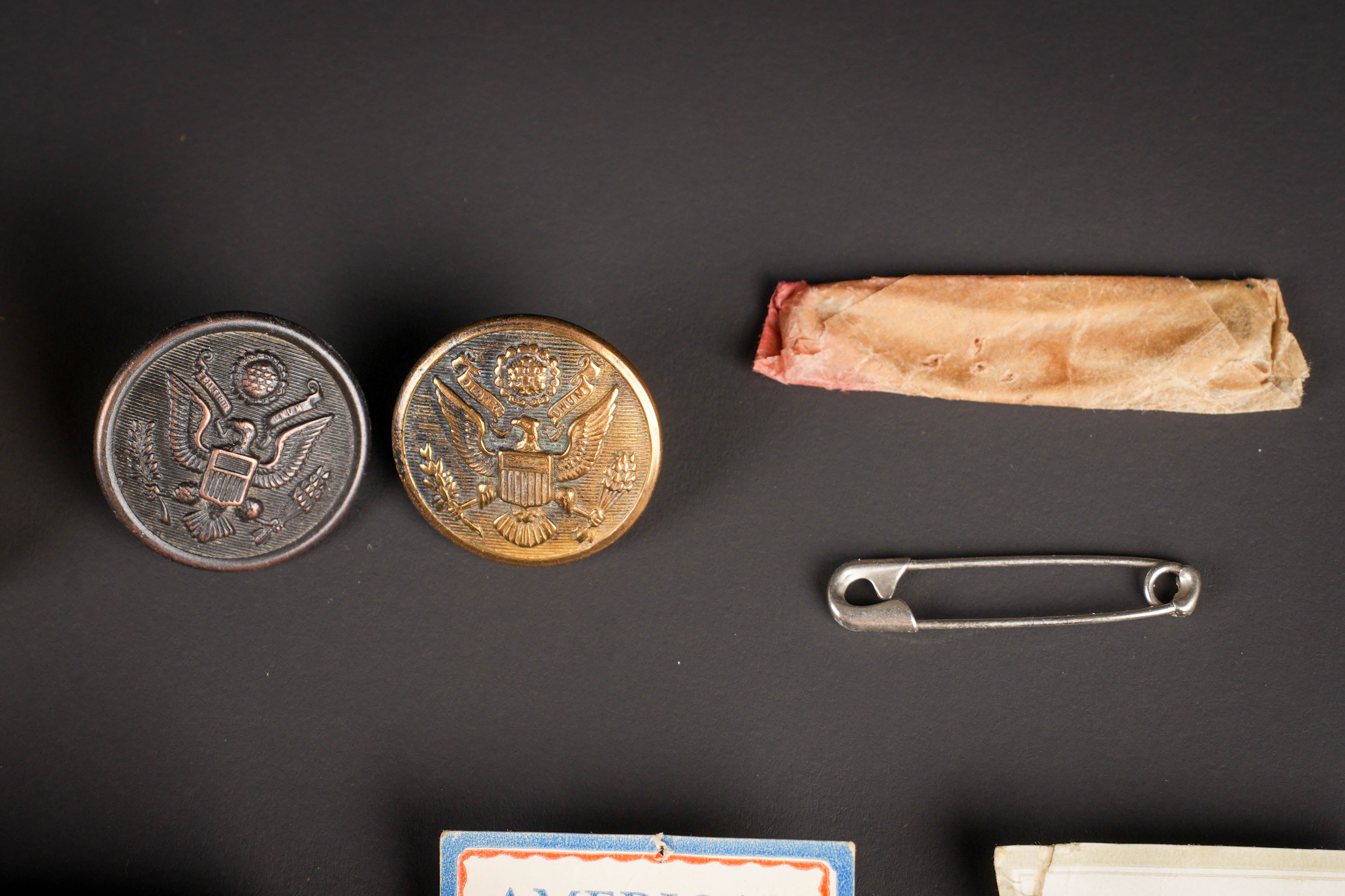Accessoires de toilette US. US toiletry accessories. — photo 10