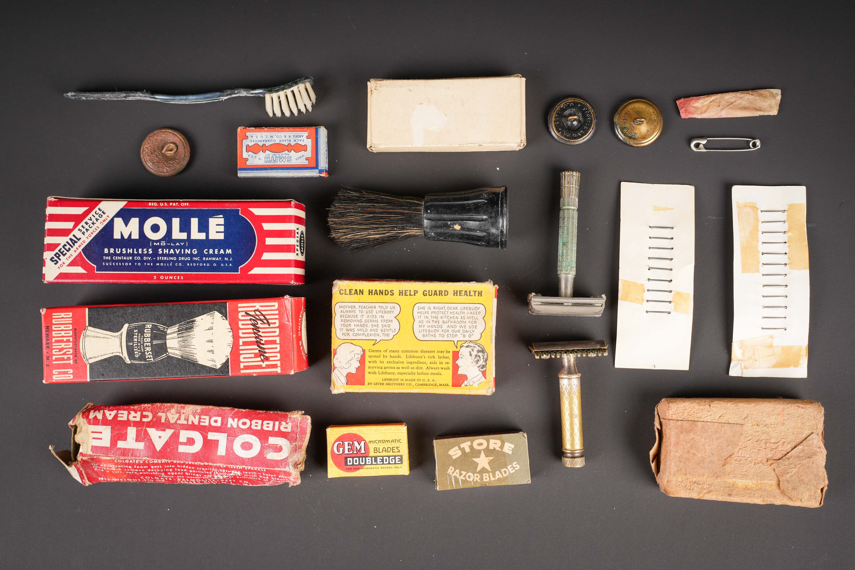 Accessoires de toilette US. US toiletry accessories. — photo 11