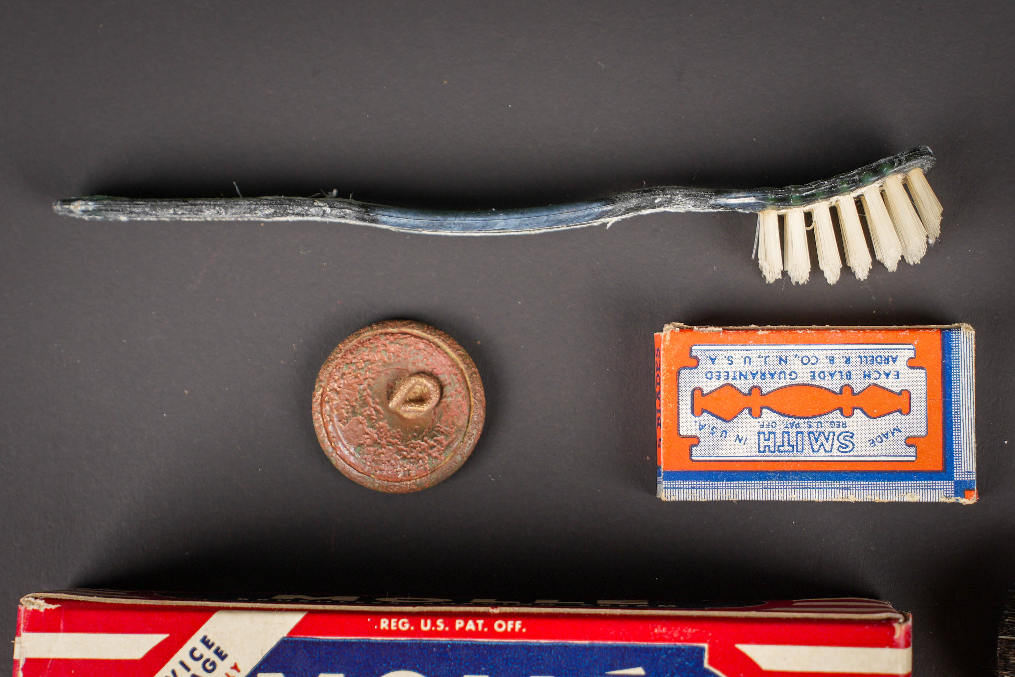 Accessoires de toilette US. US toiletry accessories. — photo 12