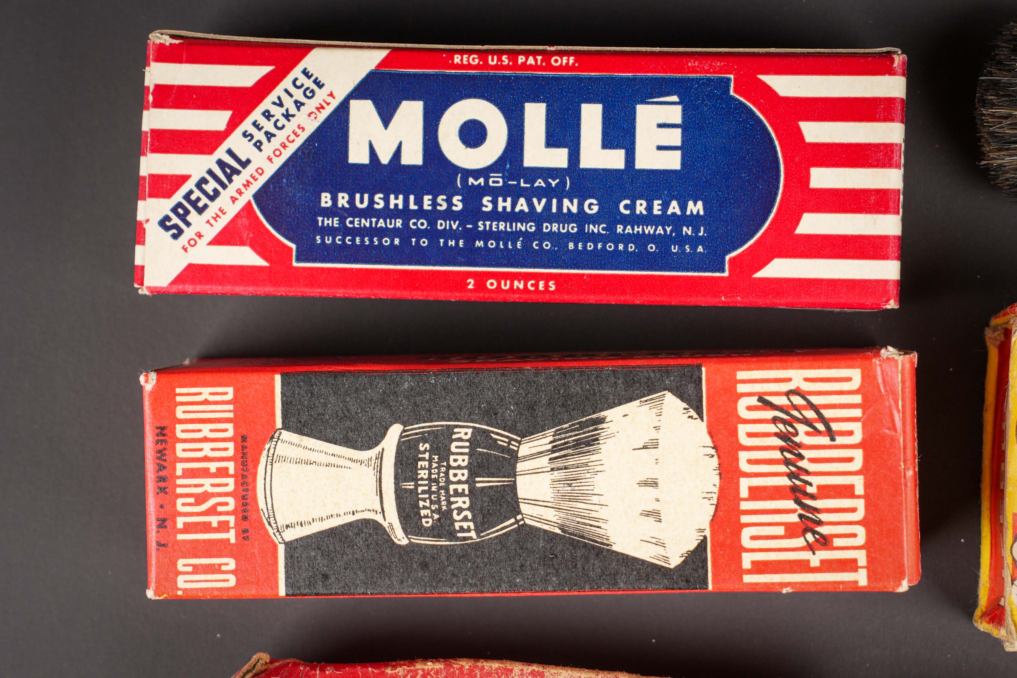 Accessoires de toilette US. US toiletry accessories. — photo 15