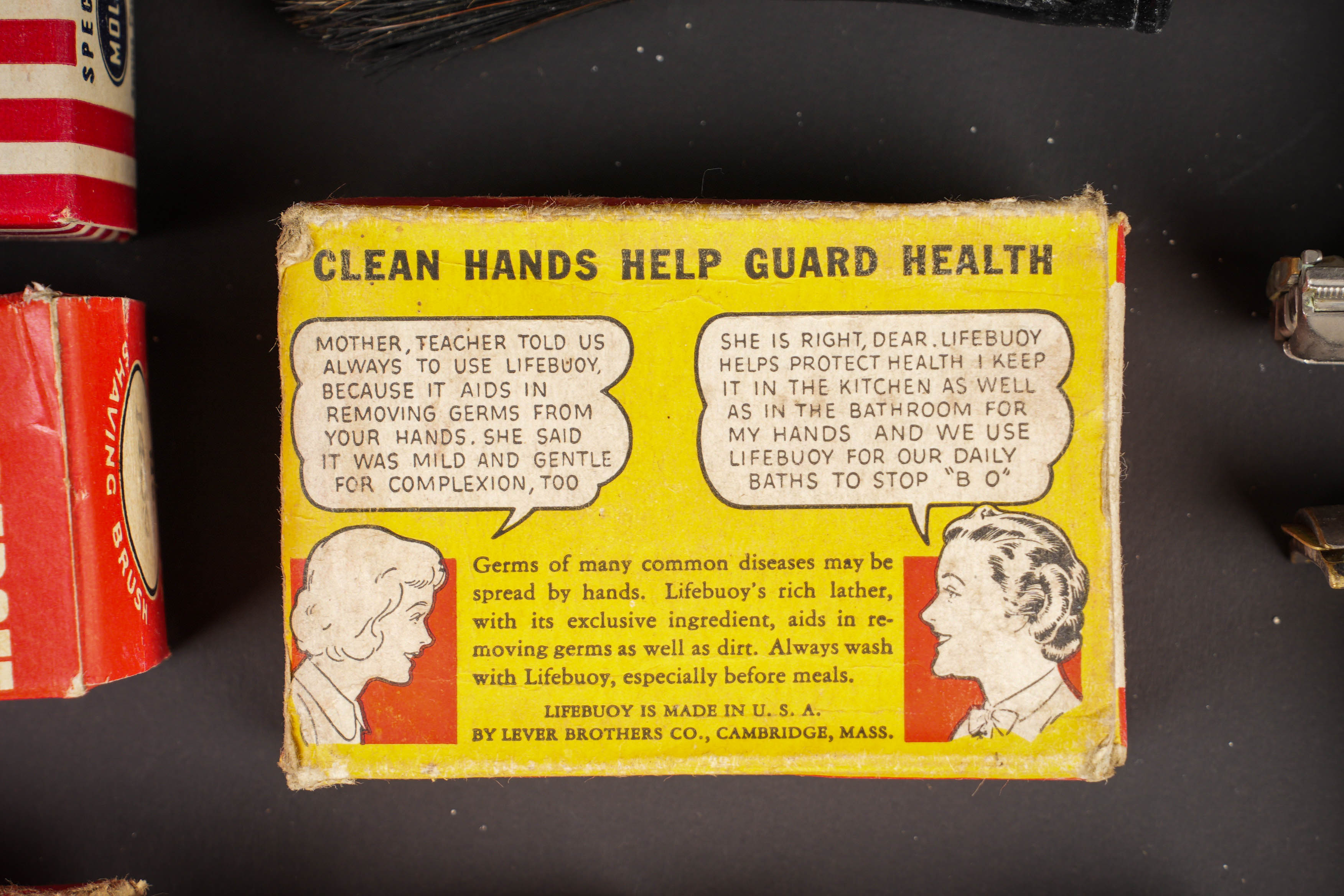 Accessoires de toilette US. US toiletry accessories. — photo 17