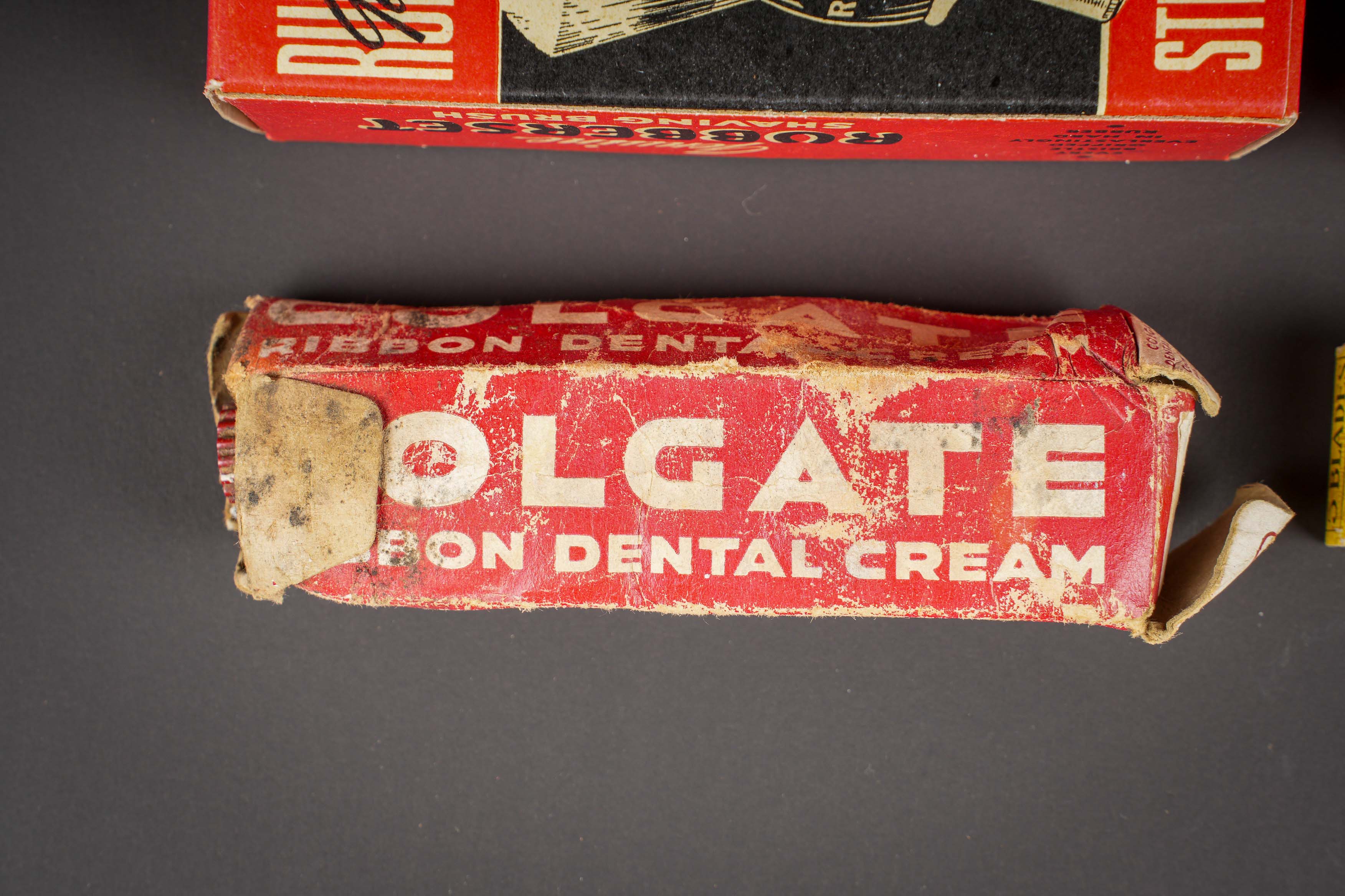 Accessoires de toilette US. US toiletry accessories. — photo 4