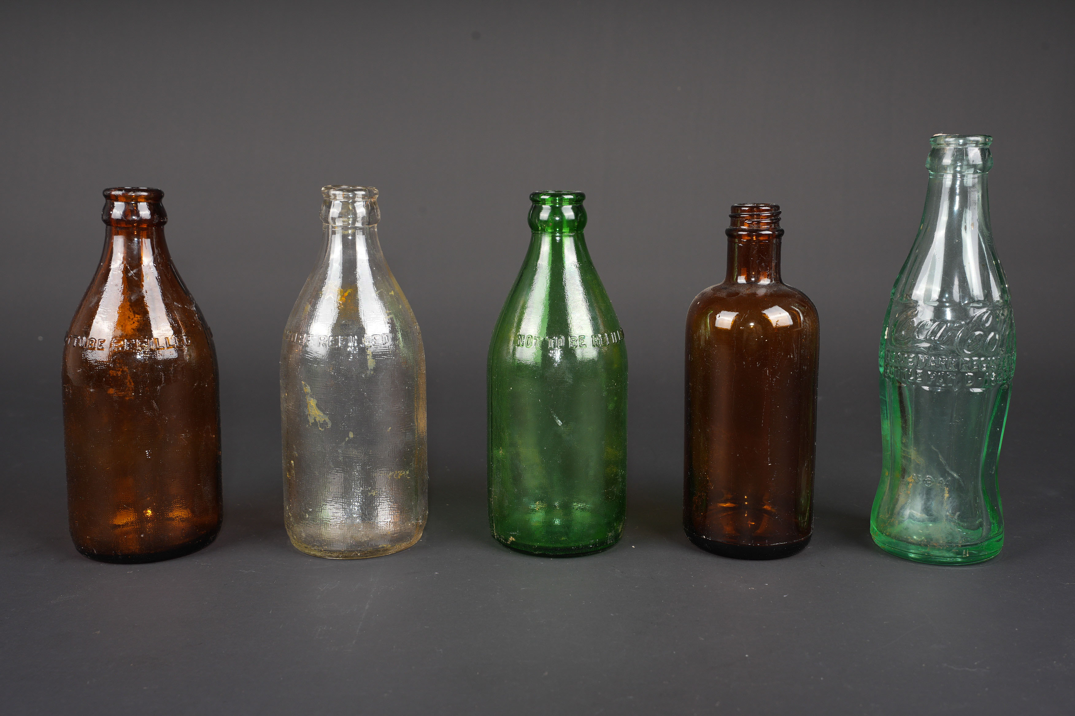 Bouteilles de bière et coca cola US. US beer and Coca-Cola bottles. — photo 6