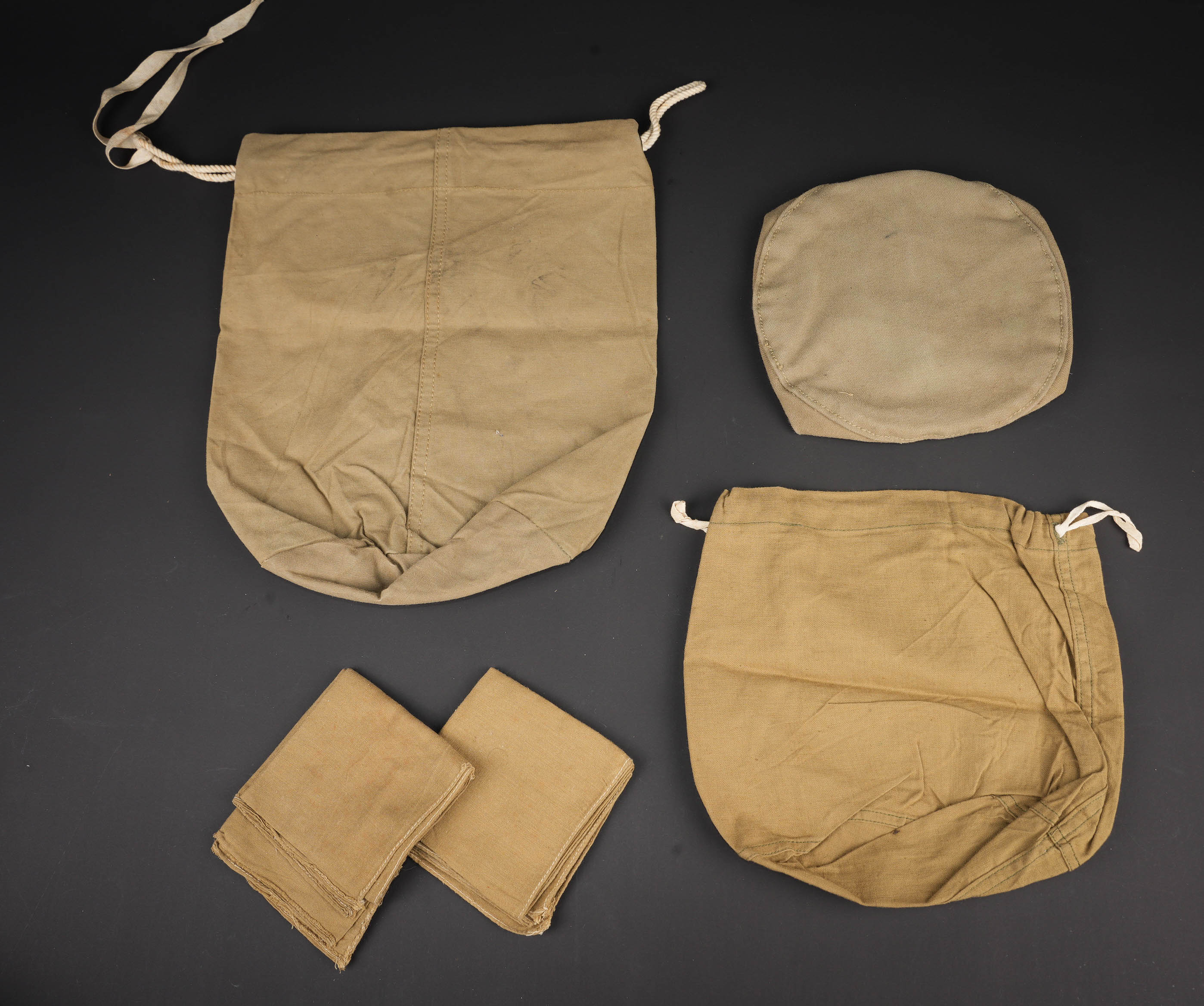 Accessoires de toilette US. US toiletry accessories. — photo 7