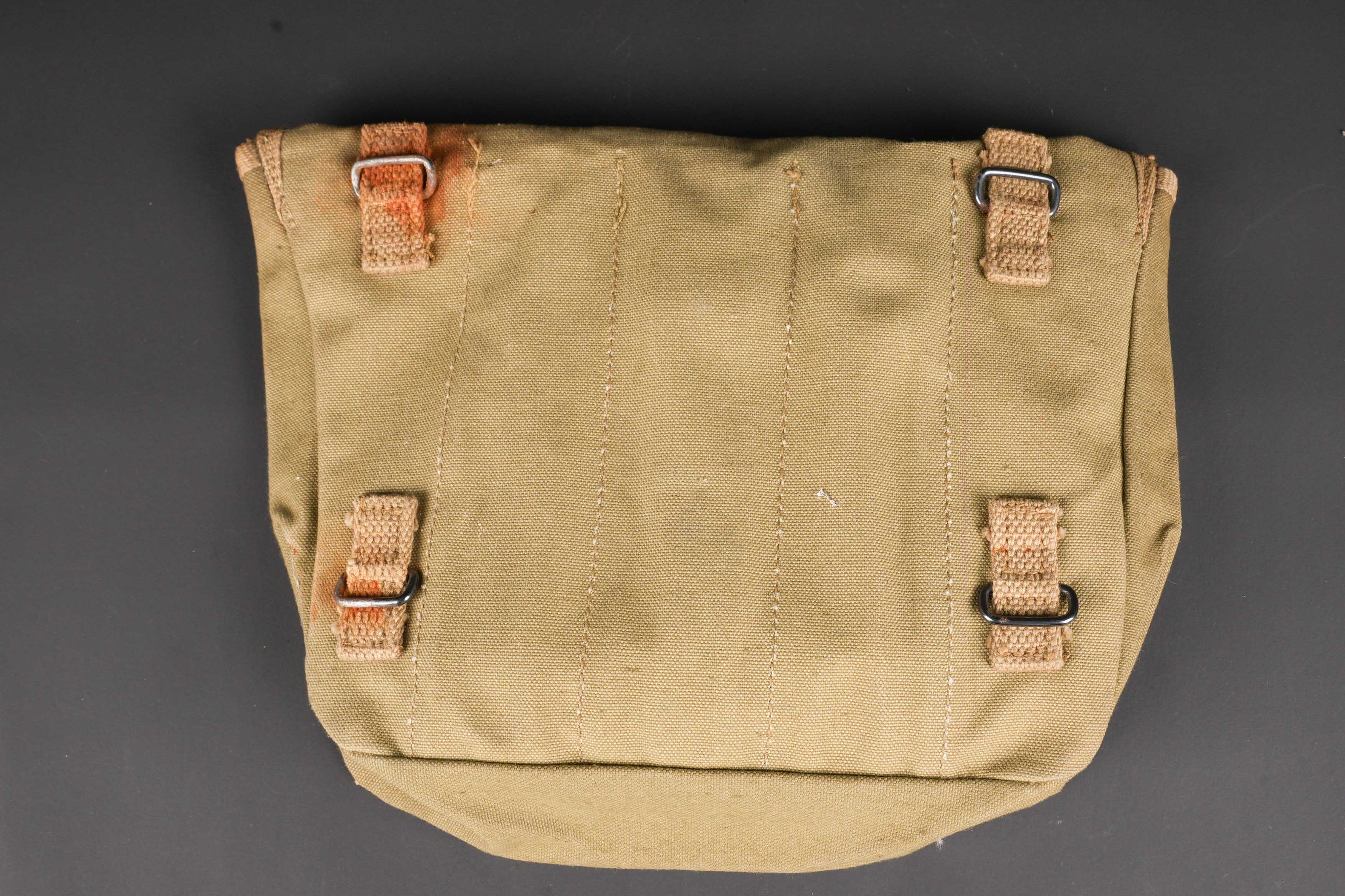 Housse pour gamelle et accessoires US. US Armymess kit cover and accessories. — photo 5