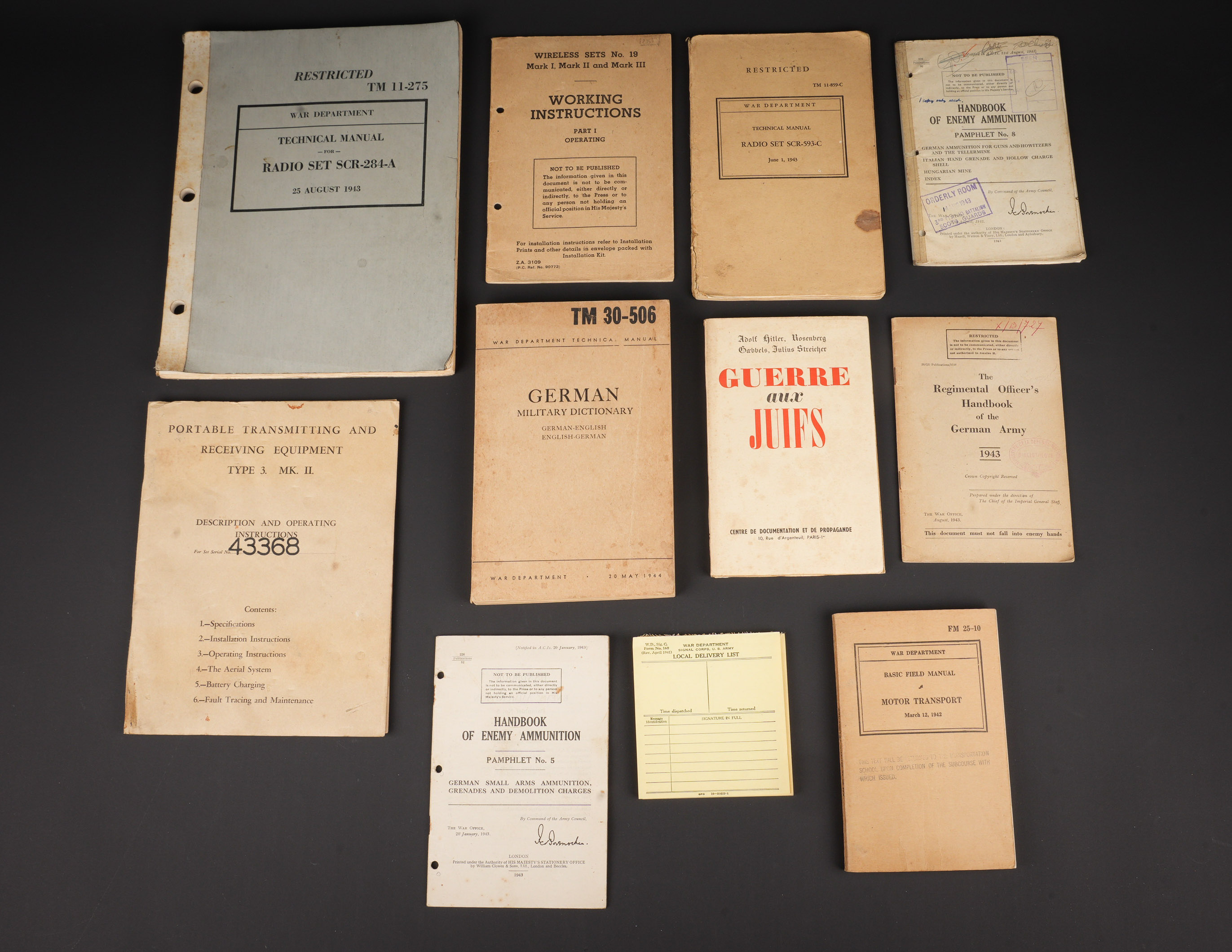 Livrets technique alliés. Allied technical booklets. — photo 1