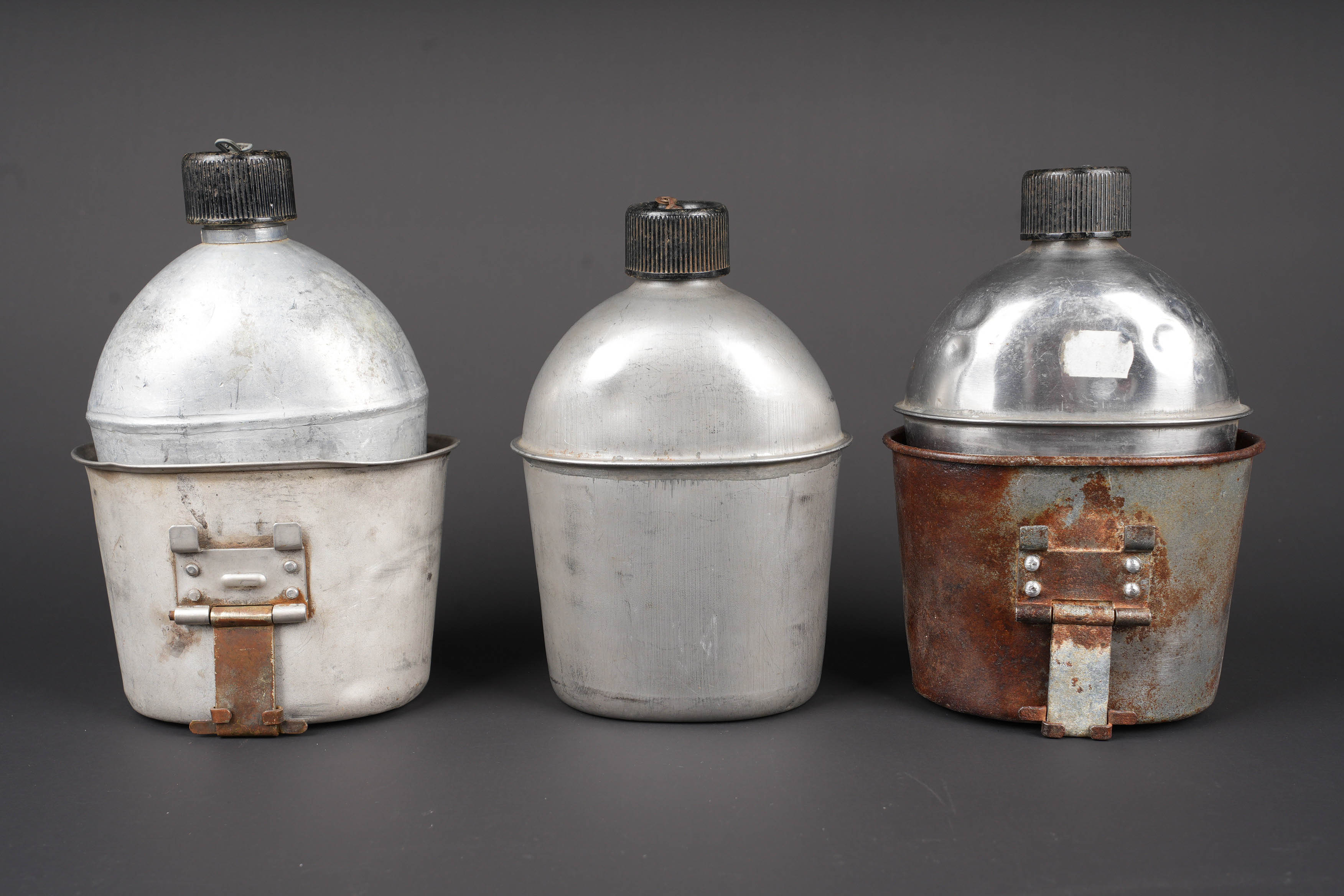 Gourdes US. US Army canteens. — photo 2