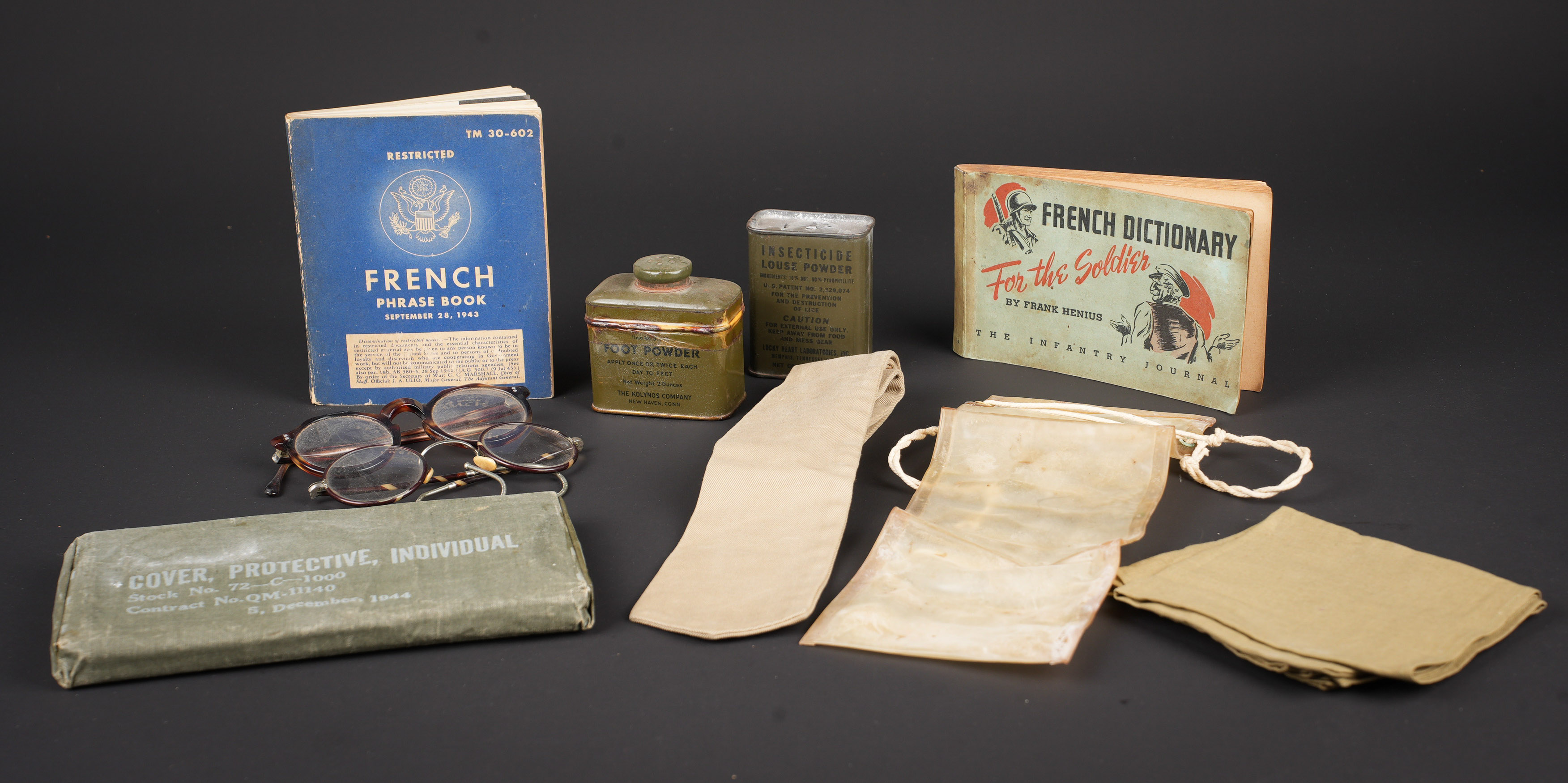 Petits accessoires US. Small US Army accessories. — photo 1