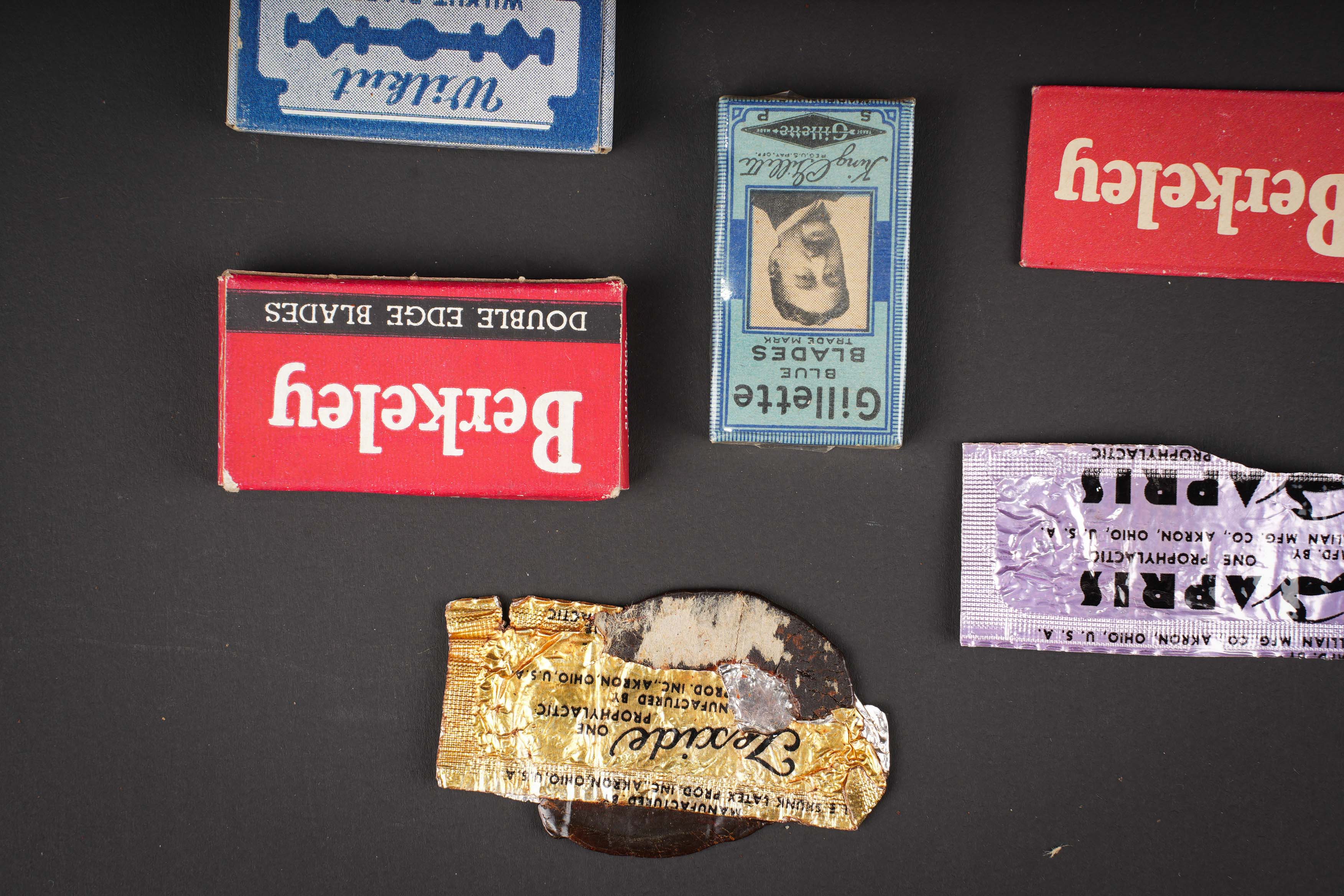 Accessoires de toilette US. US toiletry accessories. — photo 10