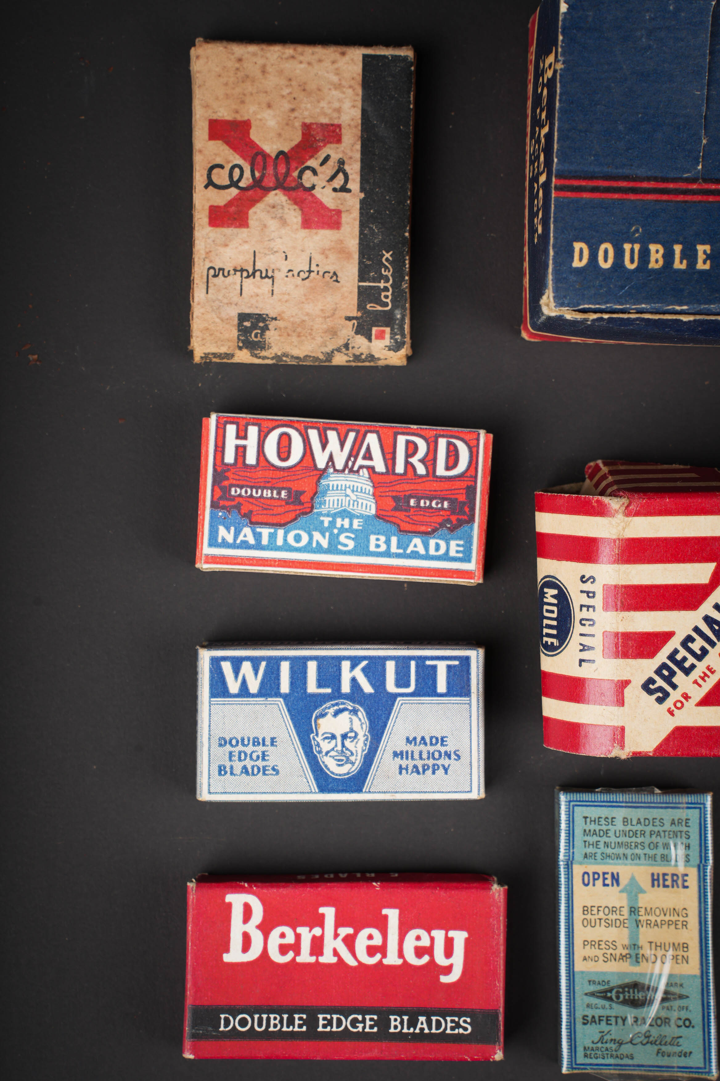 Accessoires de toilette US. US toiletry accessories. — photo 3