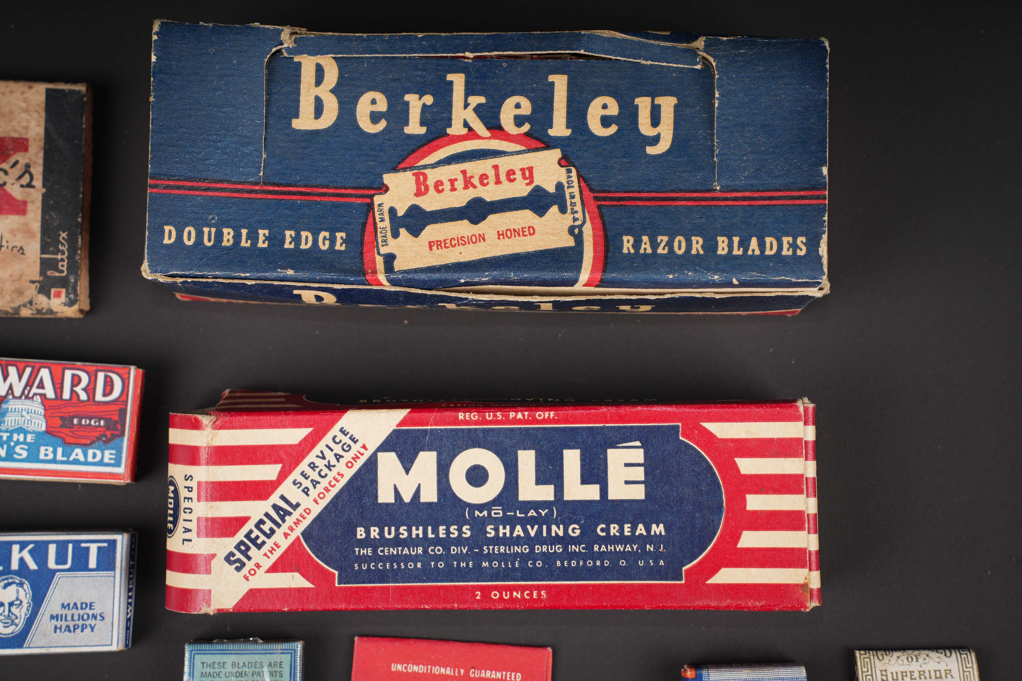 Accessoires de toilette US. US toiletry accessories. — photo 4