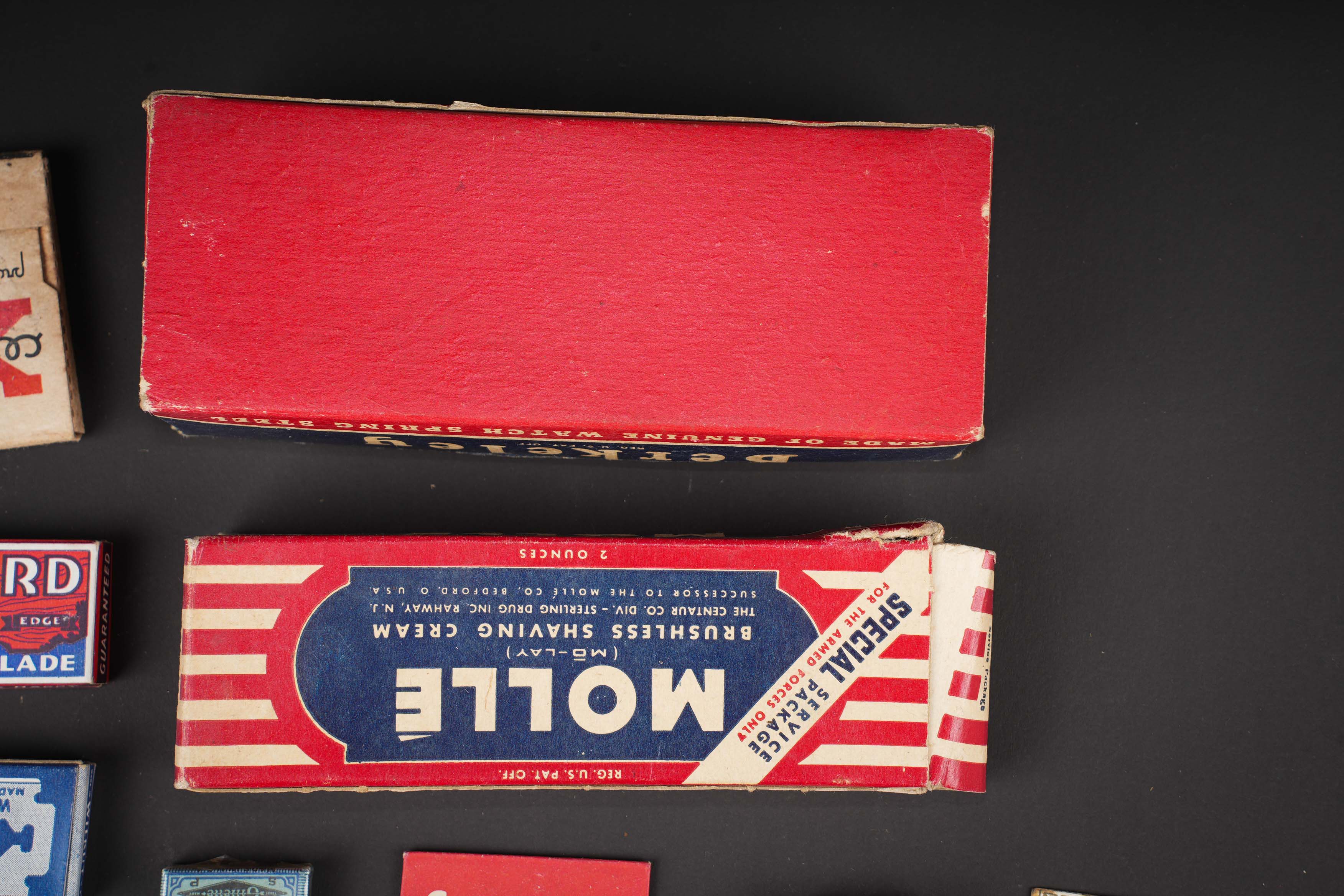 Accessoires de toilette US. US toiletry accessories. — photo 8
