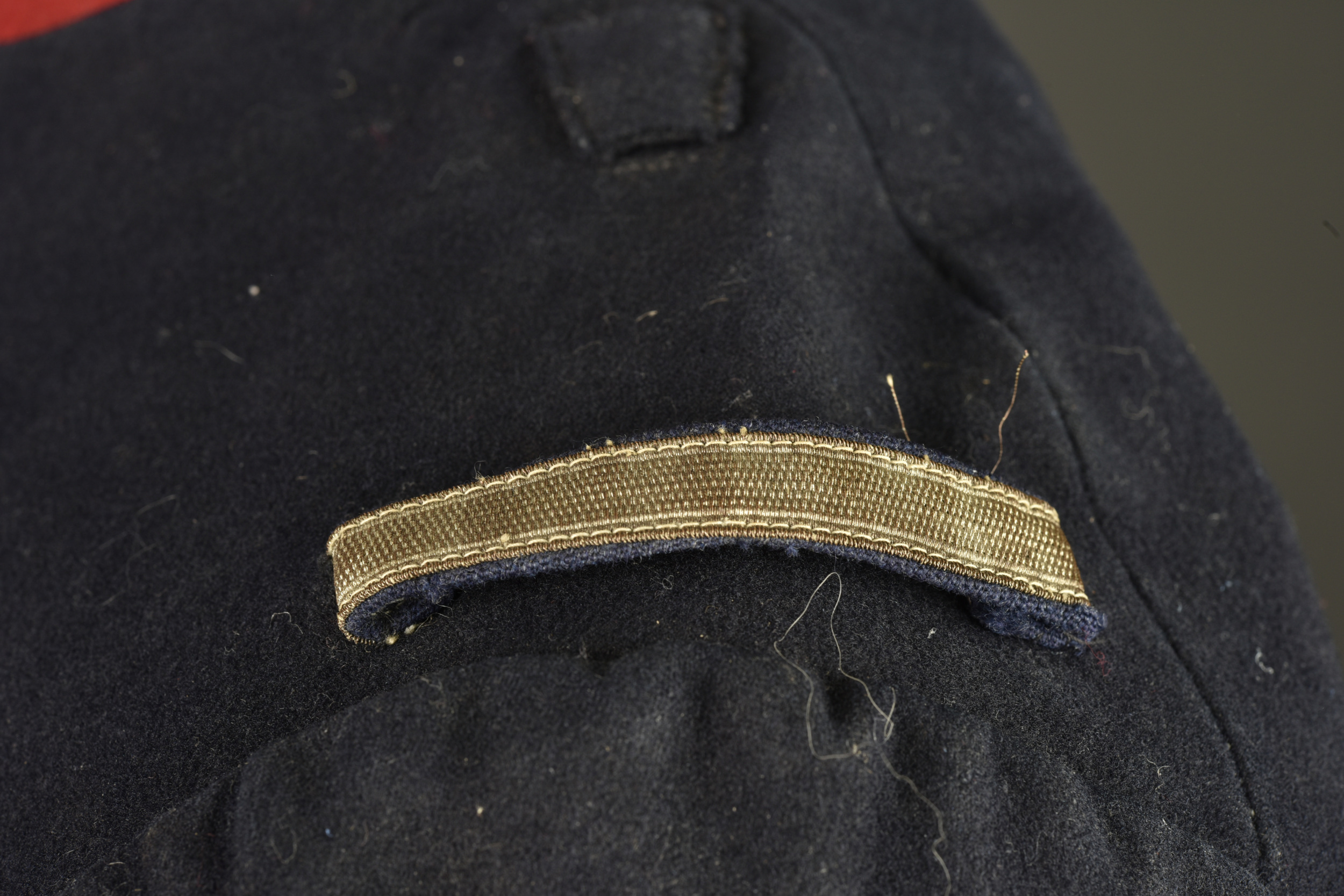 Tunique d'adjudant chef et 2 pantalons d'officier. Senior Warrant Officer tunic with two officer’s trousers — photo 14