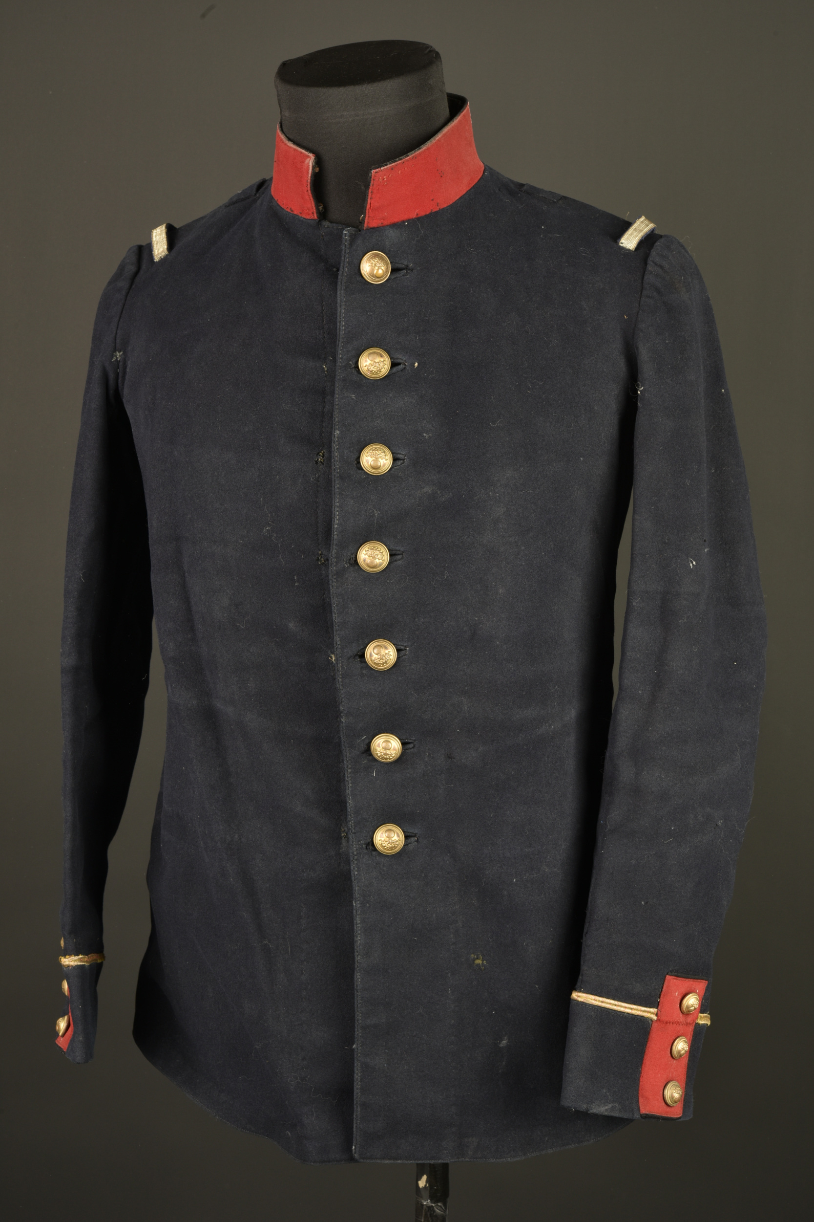Tunique d'adjudant chef et 2 pantalons d'officier. Senior Warrant Officer tunic with two officer’s trousers — photo 17