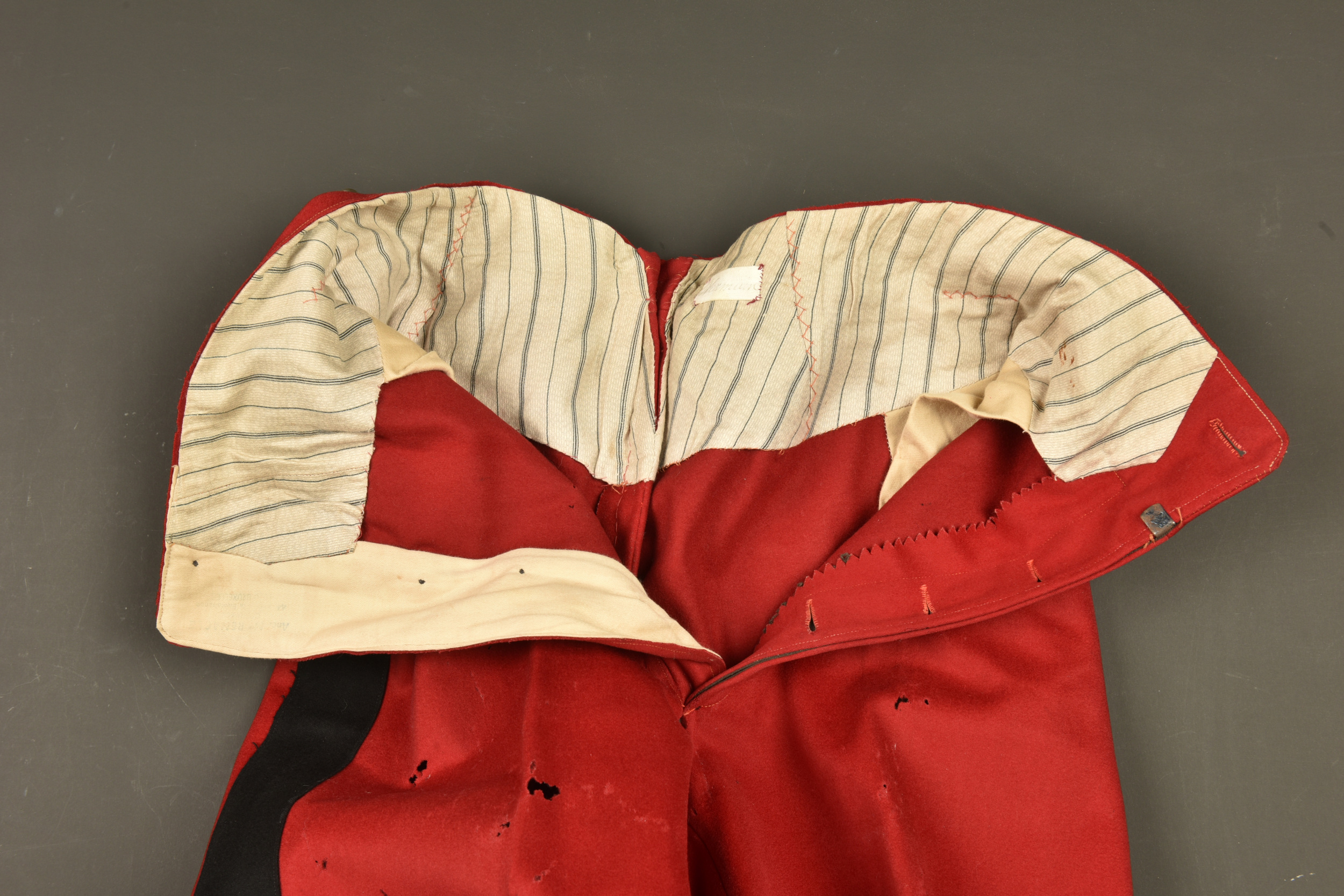 Tunique d'adjudant chef et 2 pantalons d'officier. Senior Warrant Officer tunic with two officer’s trousers — photo 3