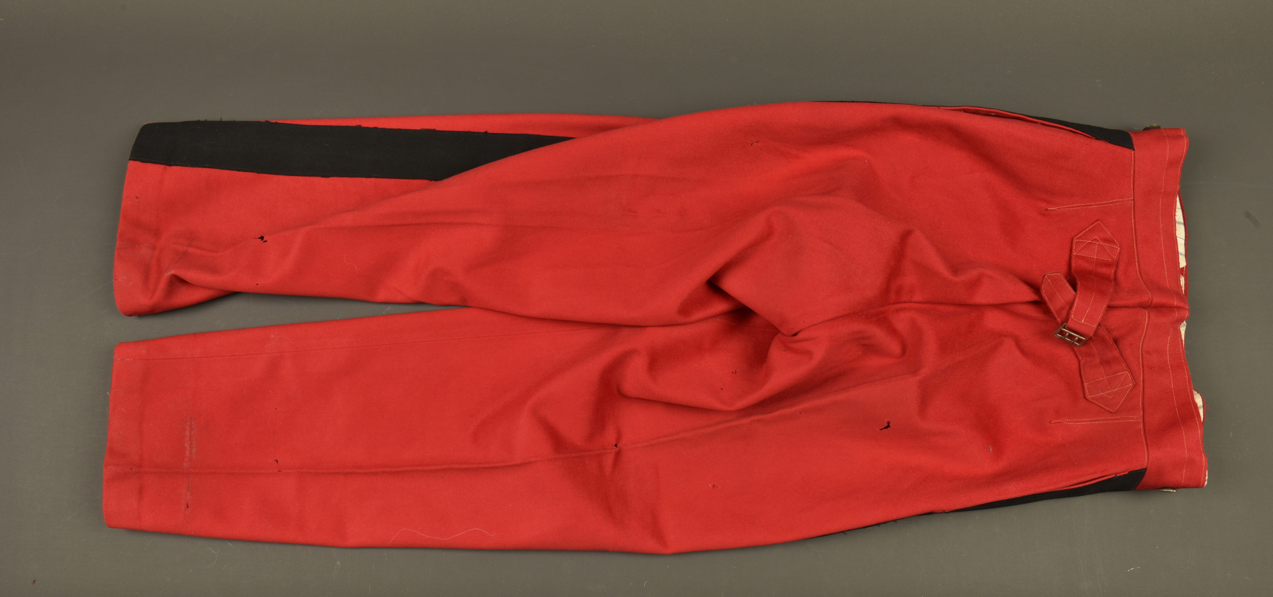 Tunique d'adjudant chef et 2 pantalons d'officier. Senior Warrant Officer tunic with two officer’s trousers — photo 4