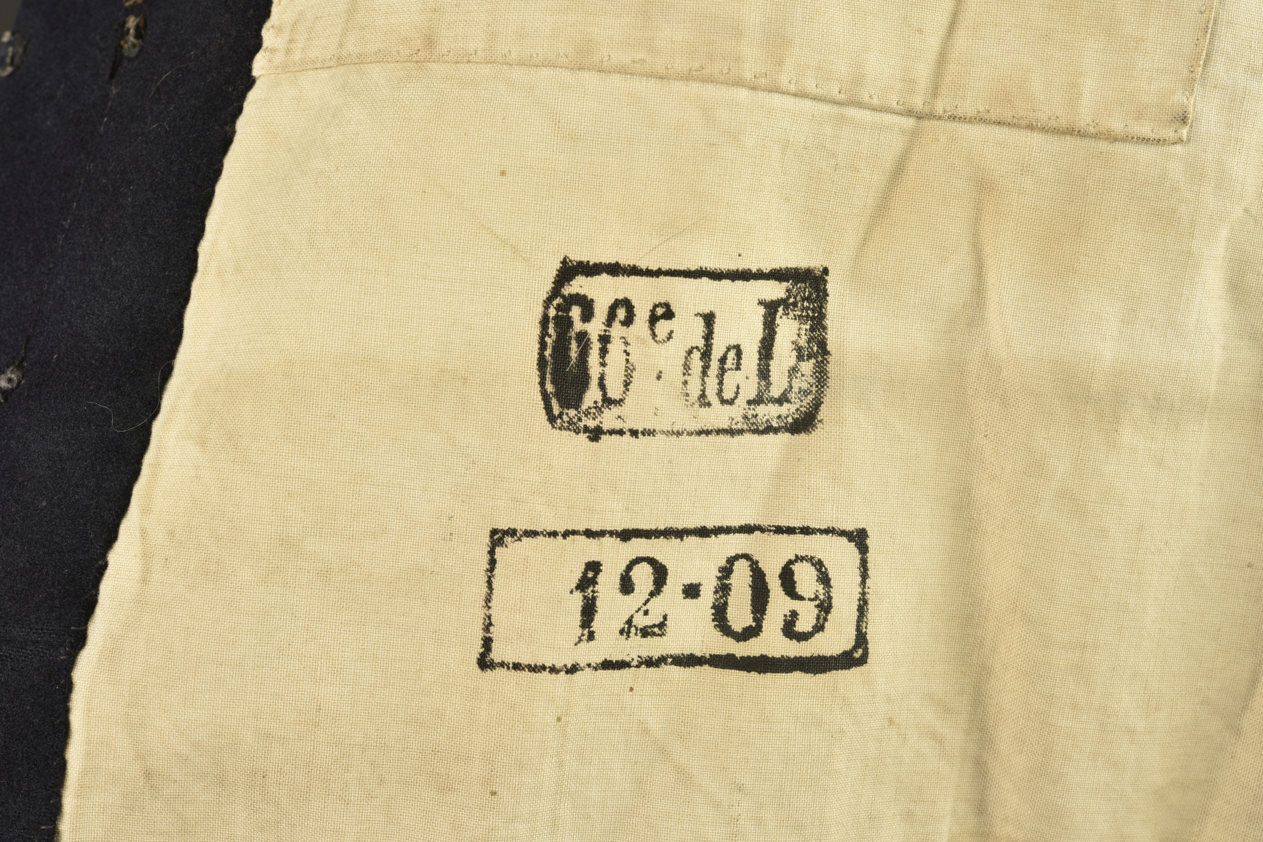 Tunique d'adjudant chef et 2 pantalons d'officier. Senior Warrant Officer tunic with two officer’s trousers — photo 8