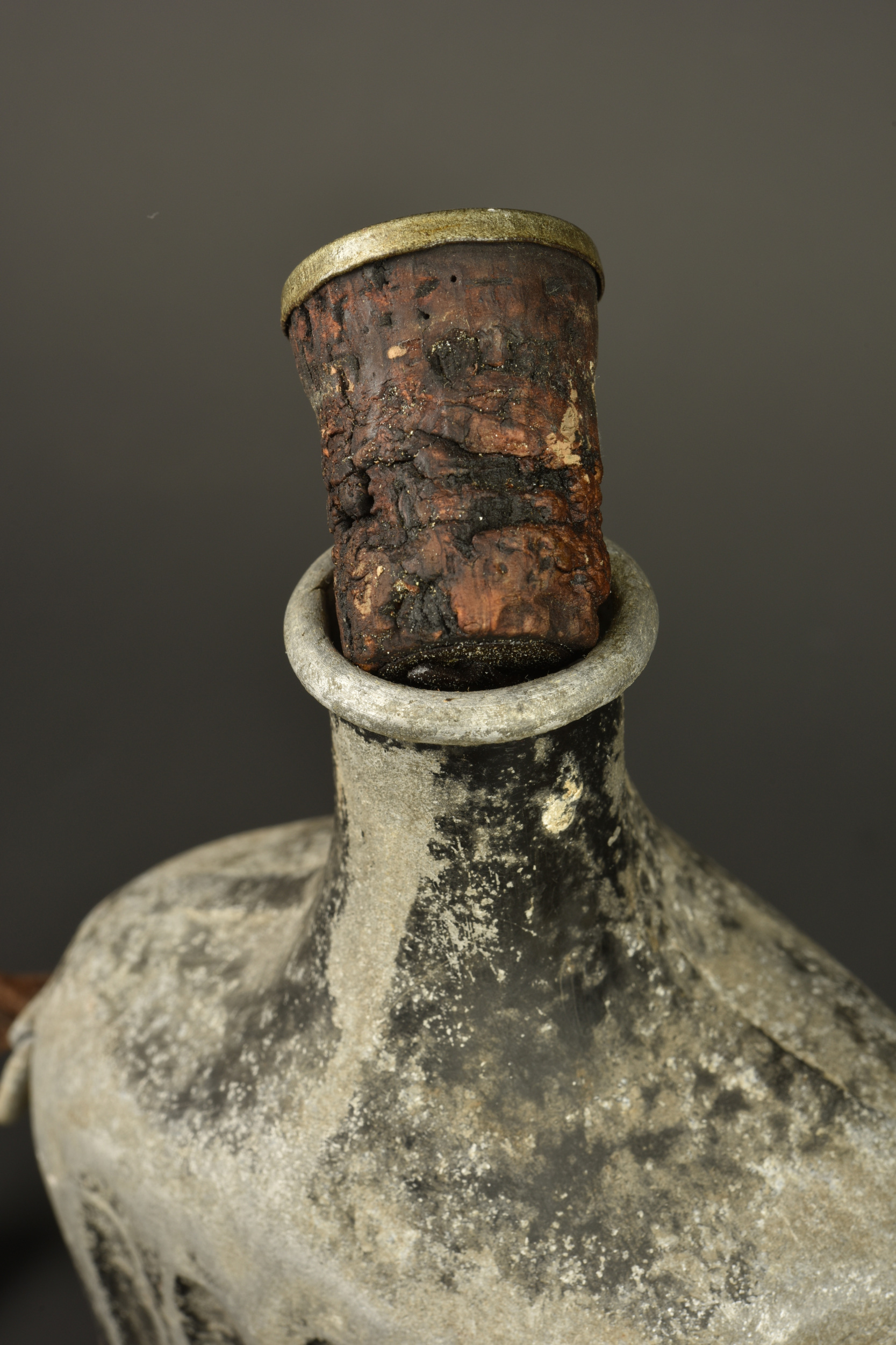 Bidon d'essai et porte sabre de cavalerie française. Experimental canteen and French cavalry sword hanger — photo 4