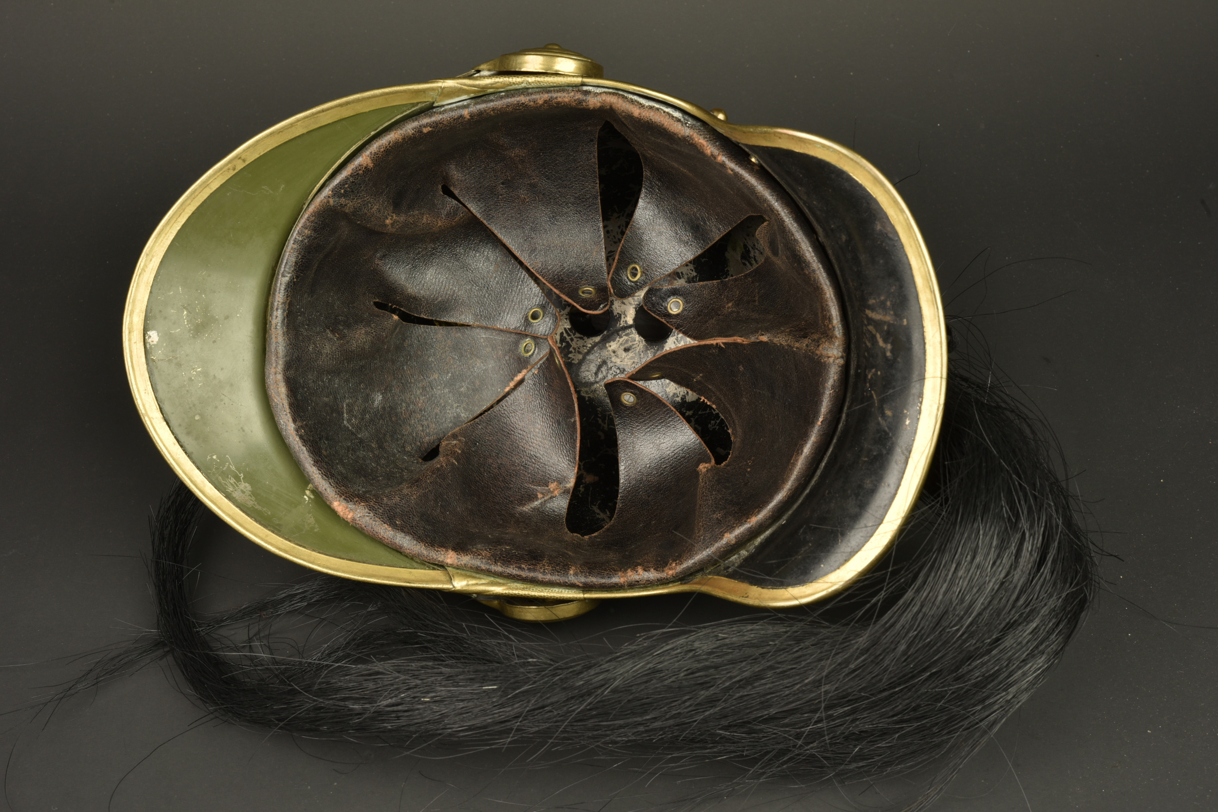 Casque à cimier et crinière de chasseur à cheval. Crested helmet with horsehair plume of a Chasseur à Cheval trooper — photo 4