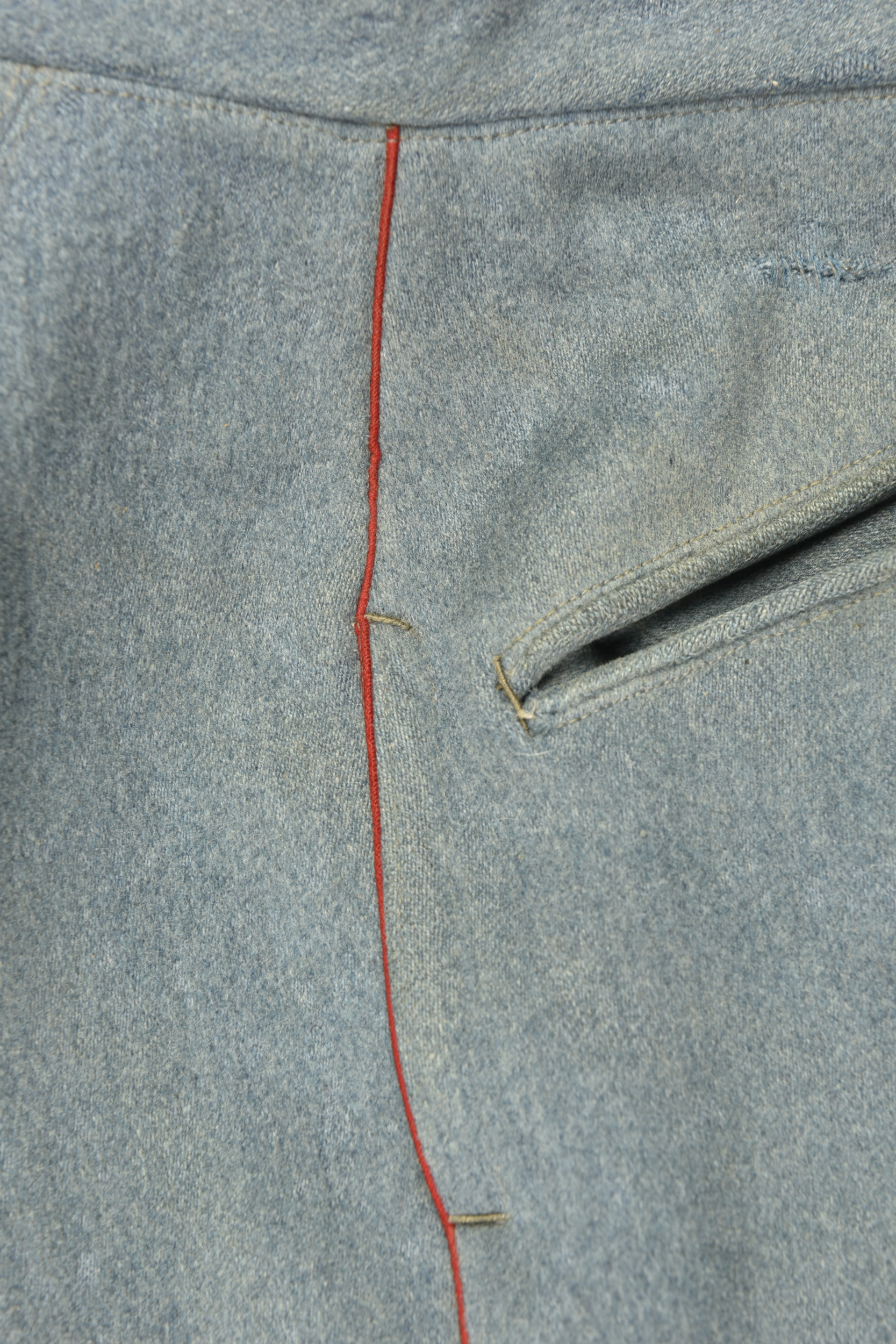 Culotte bleu horizon d'un officier d'artillerie. Horizon blue artillery officer’s breeches — photo 2