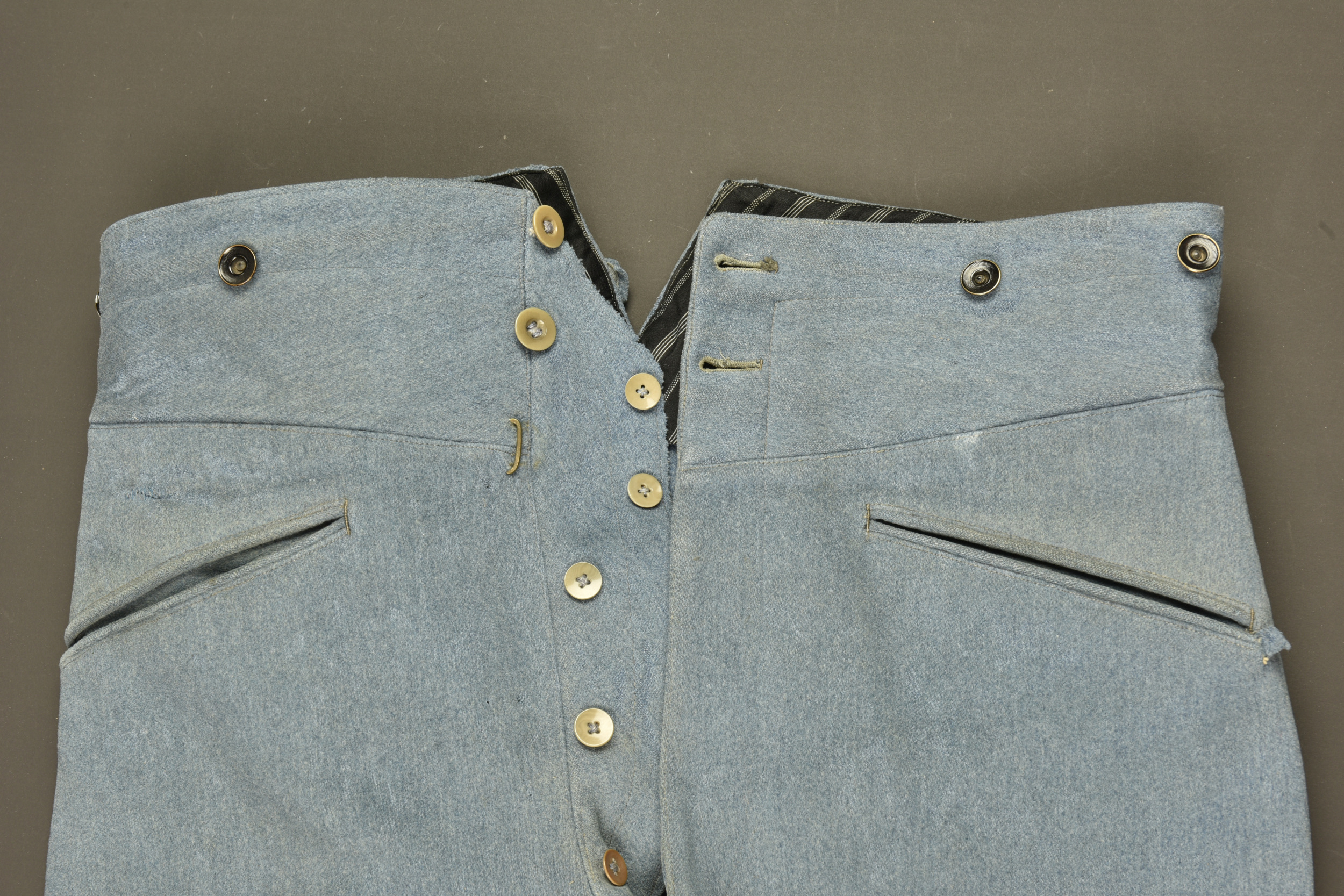 Culotte bleu horizon d'un officier d'artillerie. Horizon blue artillery officer’s breeches — photo 7