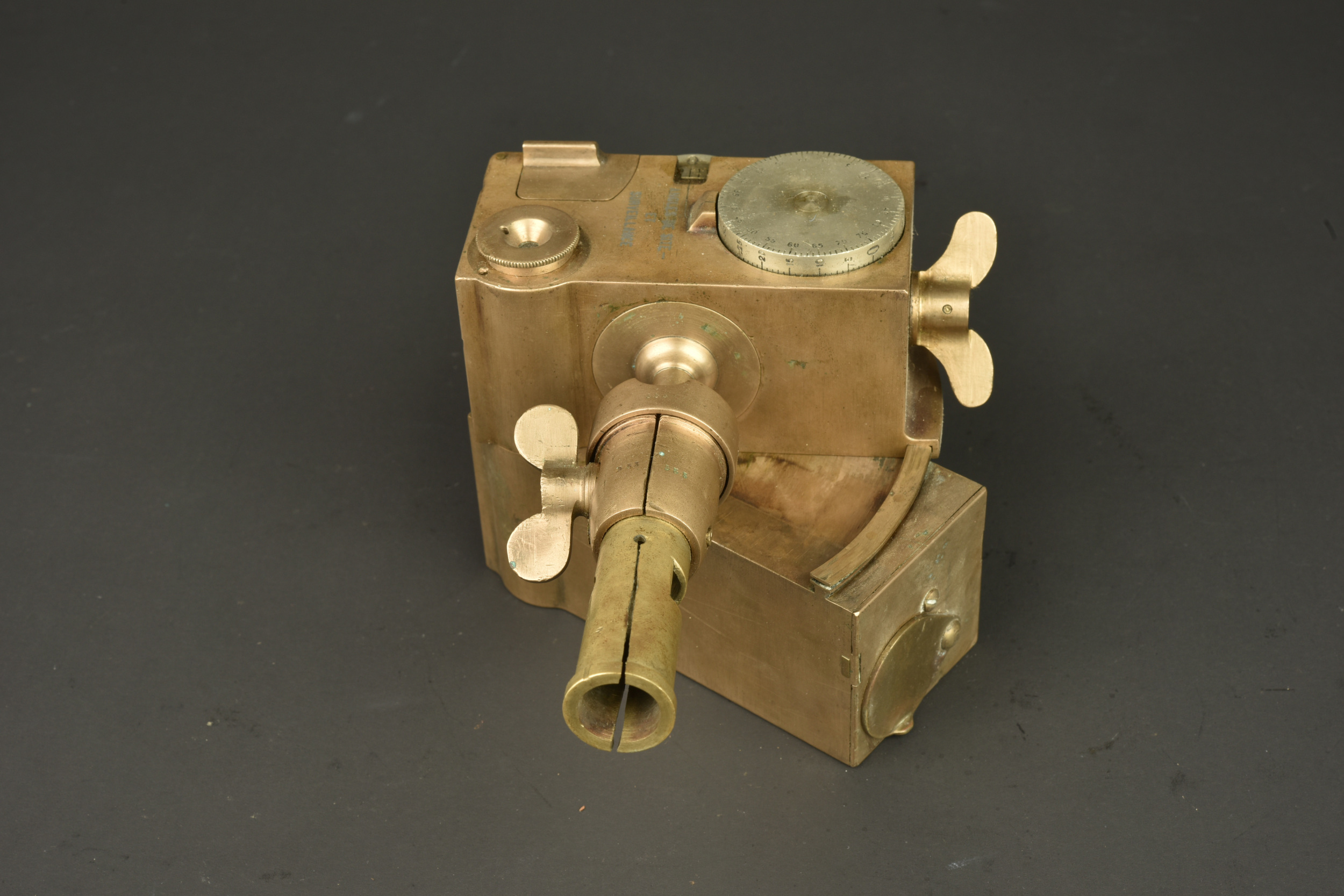 Théodolite français modèle R St Etienne 1915. French Model R theodolite manufactured by St Etienne in 1915 — photo 10