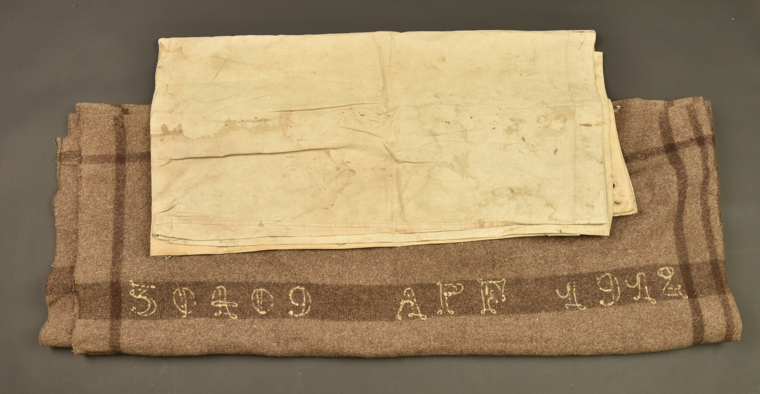 Couverture et toile de tente françaises. French blanket and shelter half — photo 4