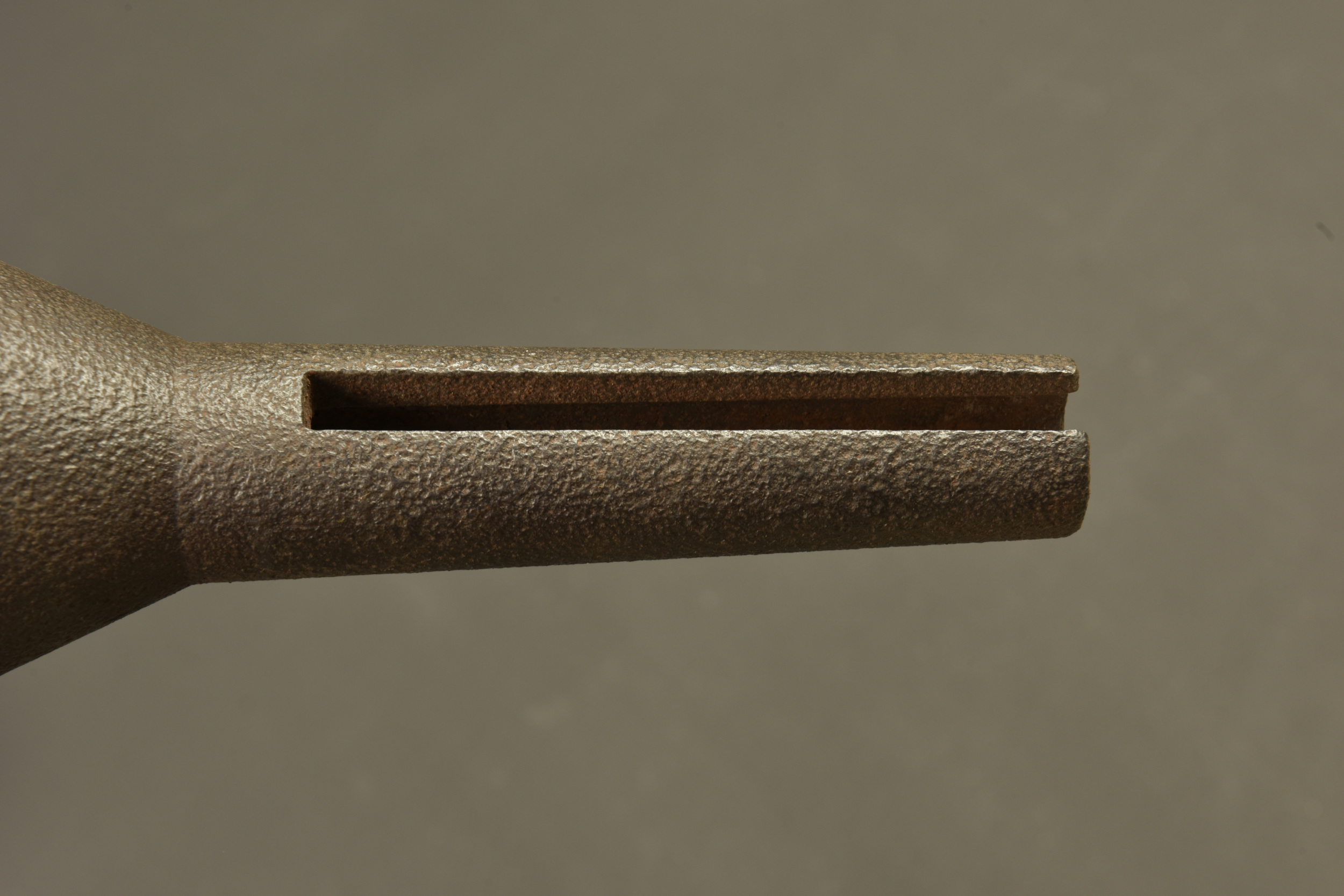 Tromblon VB avec son étui en cuir retourné. VB rifle grenade launcher with reversed leather carrier — photo 3