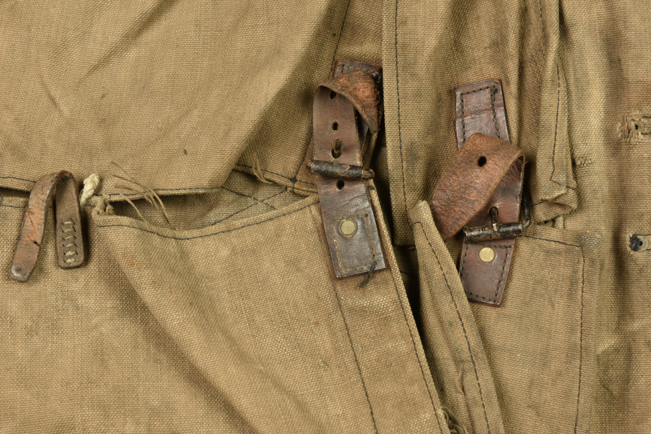 Havresac français ersatz en toile d'un soldat du 65e RI. French ersatz canvas backpack belonging to a soldier of the 65th Infantry Regiment — photo 2