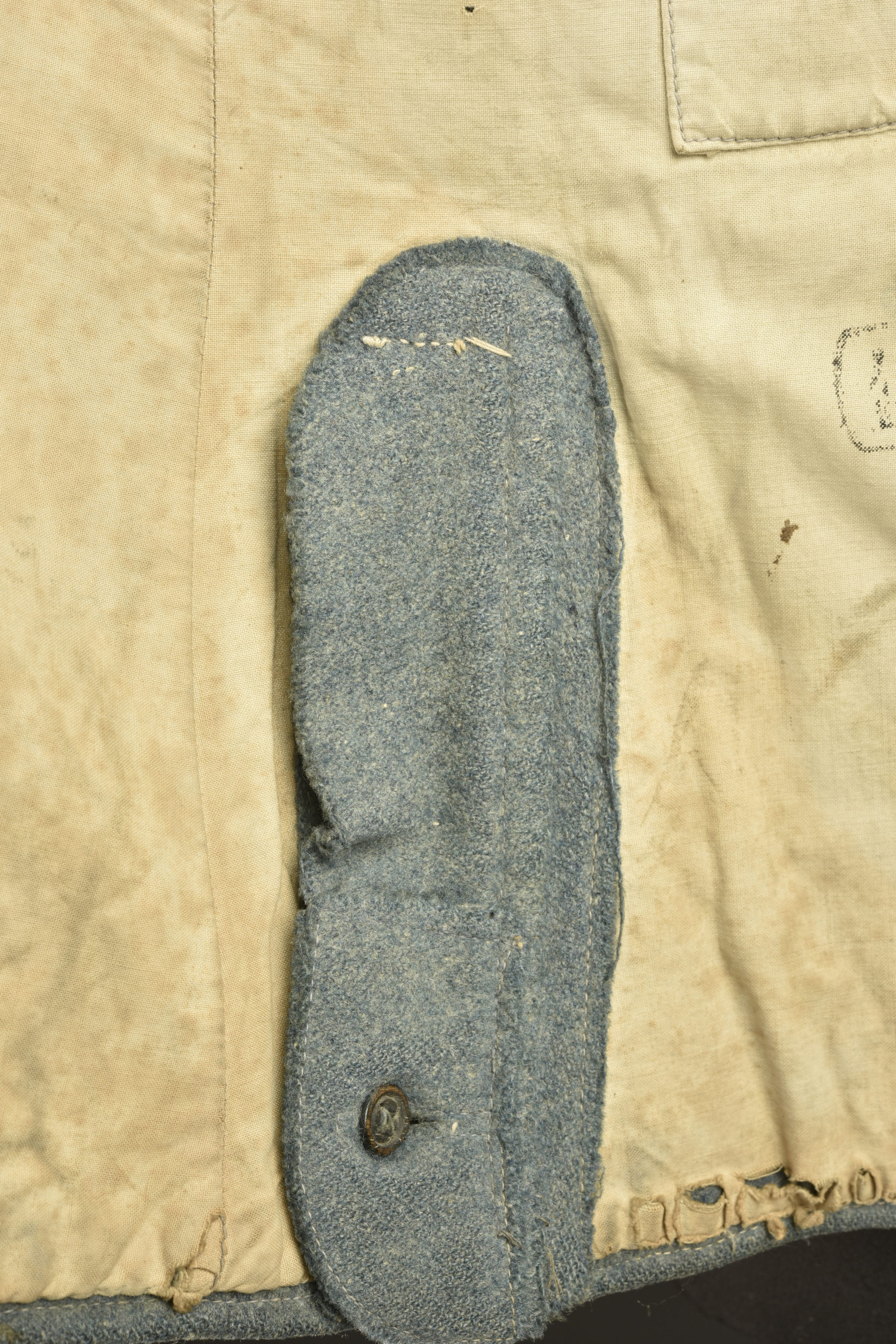 Vareuse bleu horizon modèle 1915 du 43e de Ligne. Model 1915 horizon blue tunic of the 43rd Line Infantry Regiment — photo 2