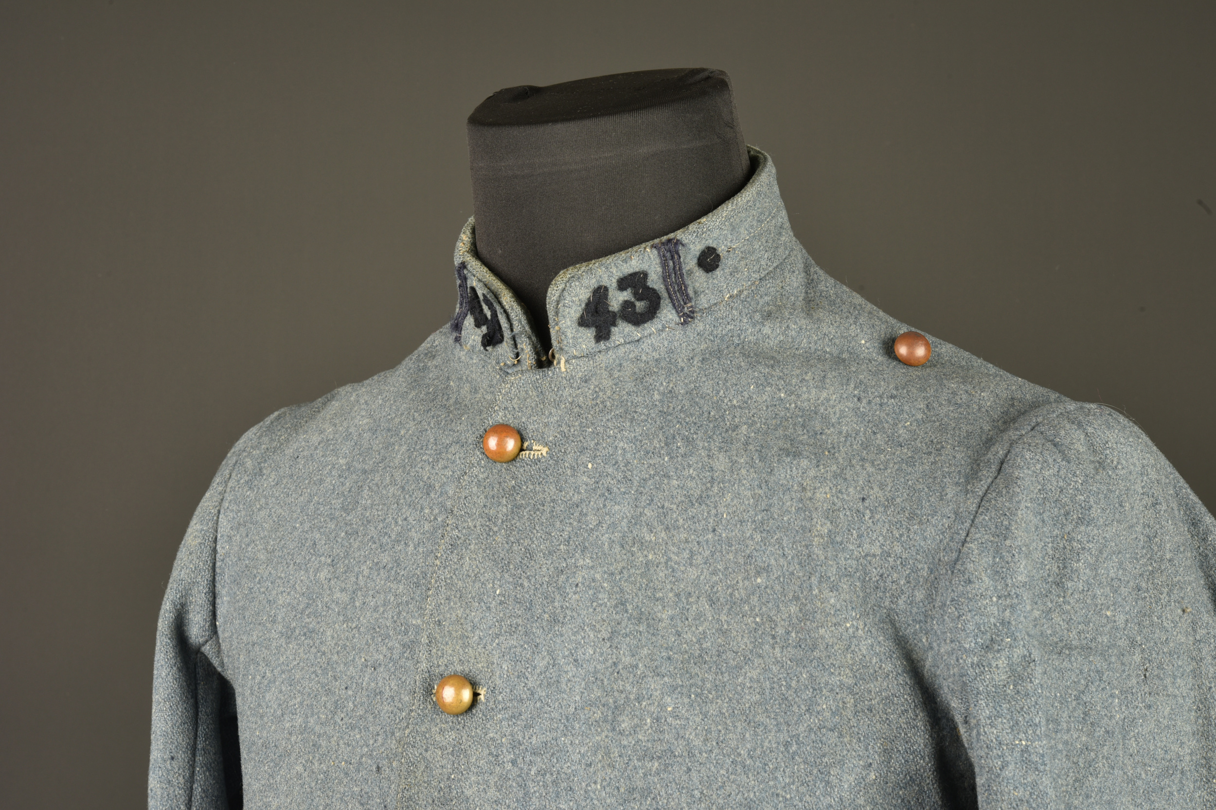 Vareuse bleu horizon modèle 1915 du 43e de Ligne. Model 1915 horizon blue tunic of the 43rd Line Infantry Regiment — photo 6
