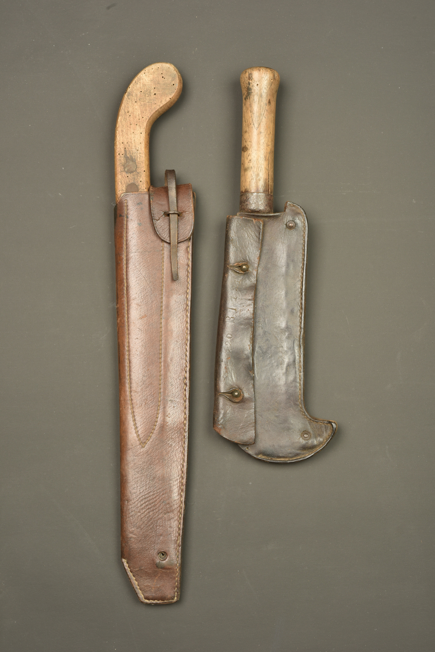 Scie et serpe françaises. French saw and billhook — photo 1