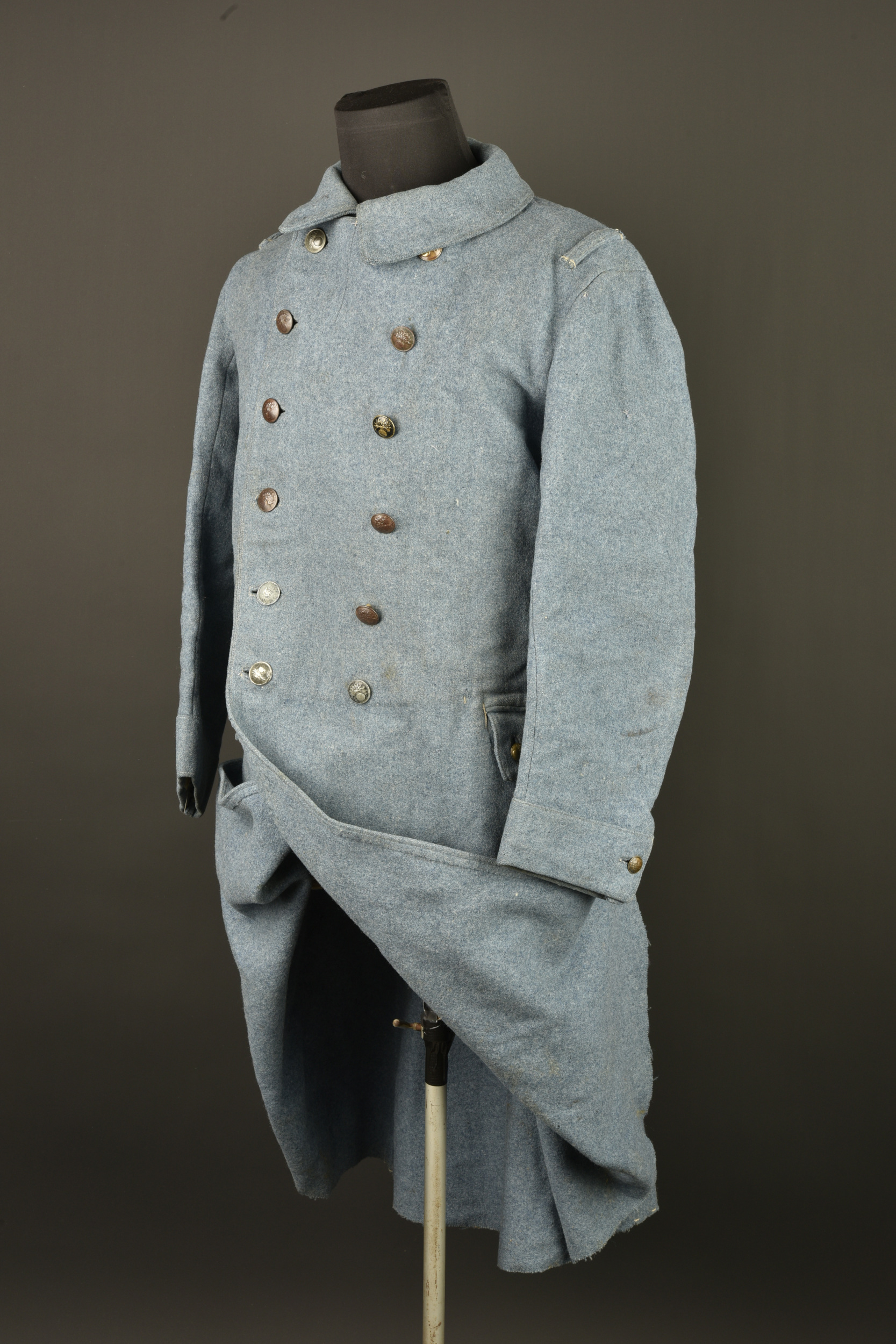 Capote française modèle 1915 bleu horizon. French Model 1915 horizon blue greatcoat — photo 17