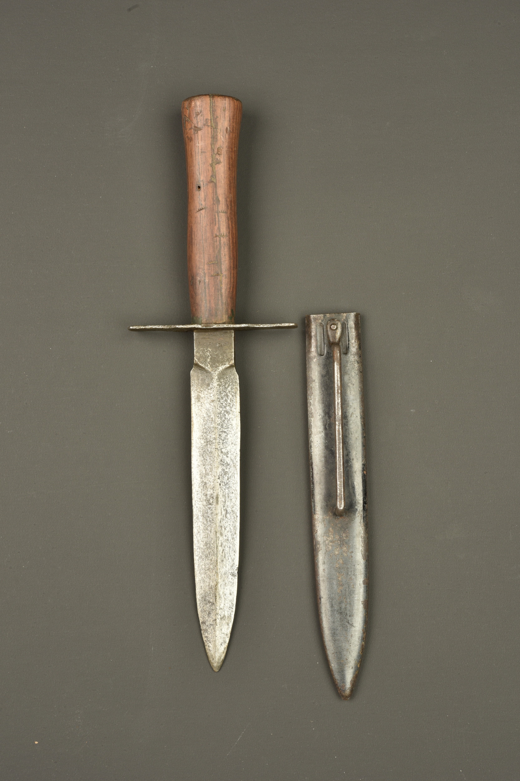 Poignard français Vengeur fabricant Astier Prodon. French Vengeur fighting knife manufactured by Astier Prodon — photo 3