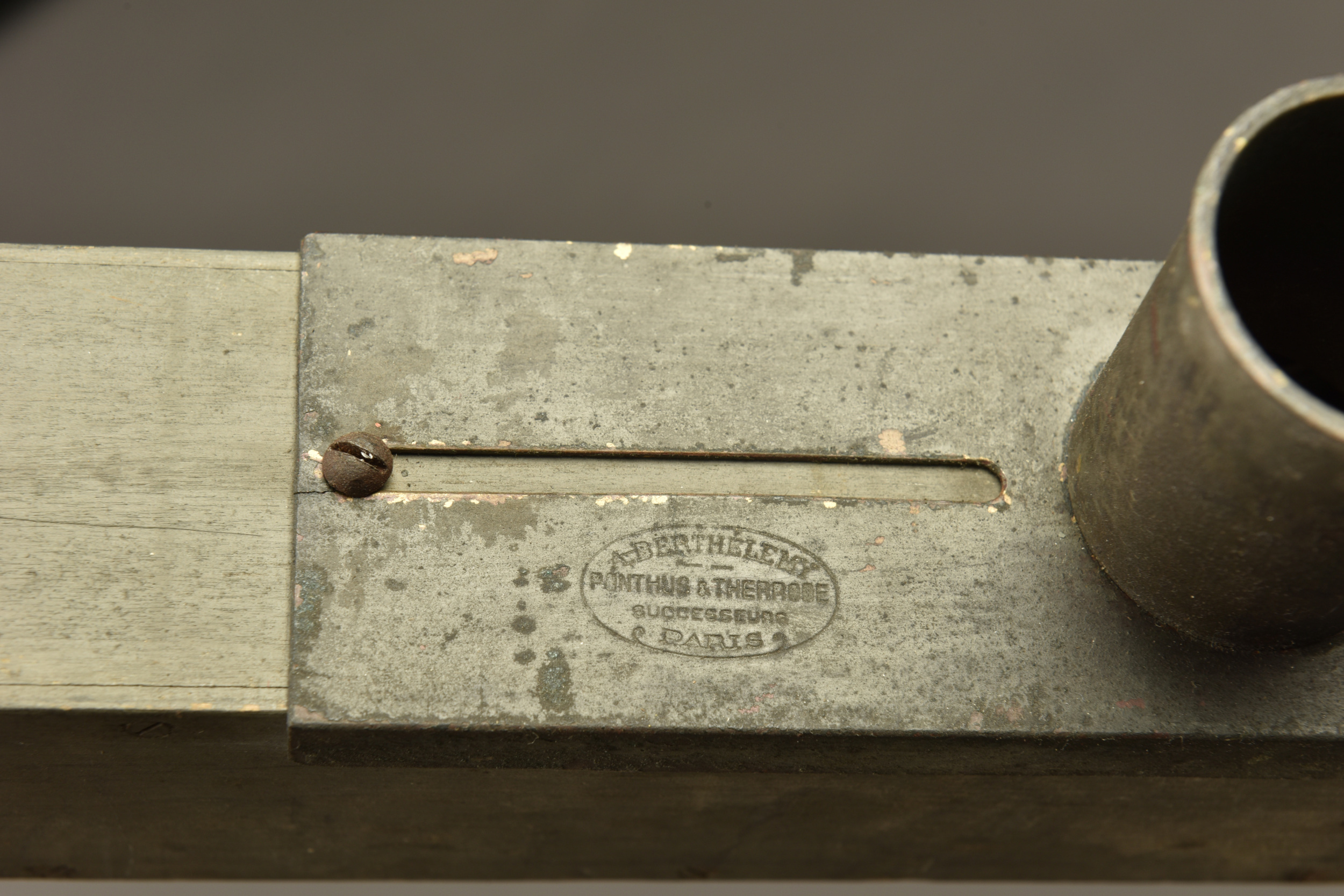 Périscope de tranchée français en bois peint. French trench periscope in painted wood — photo 4
