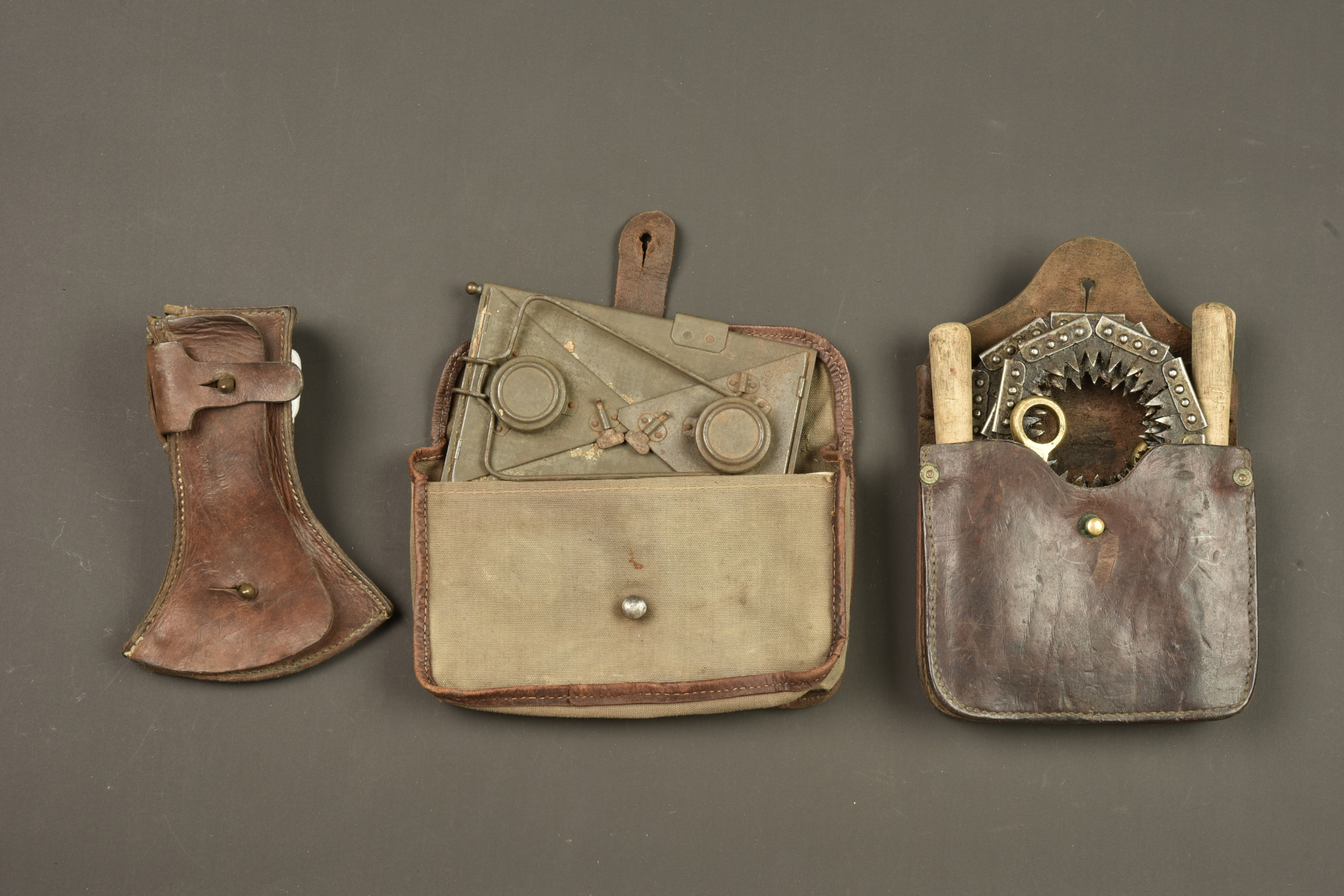 Lot d'équipements individuels français. Lot of French individual equipment — photo 1