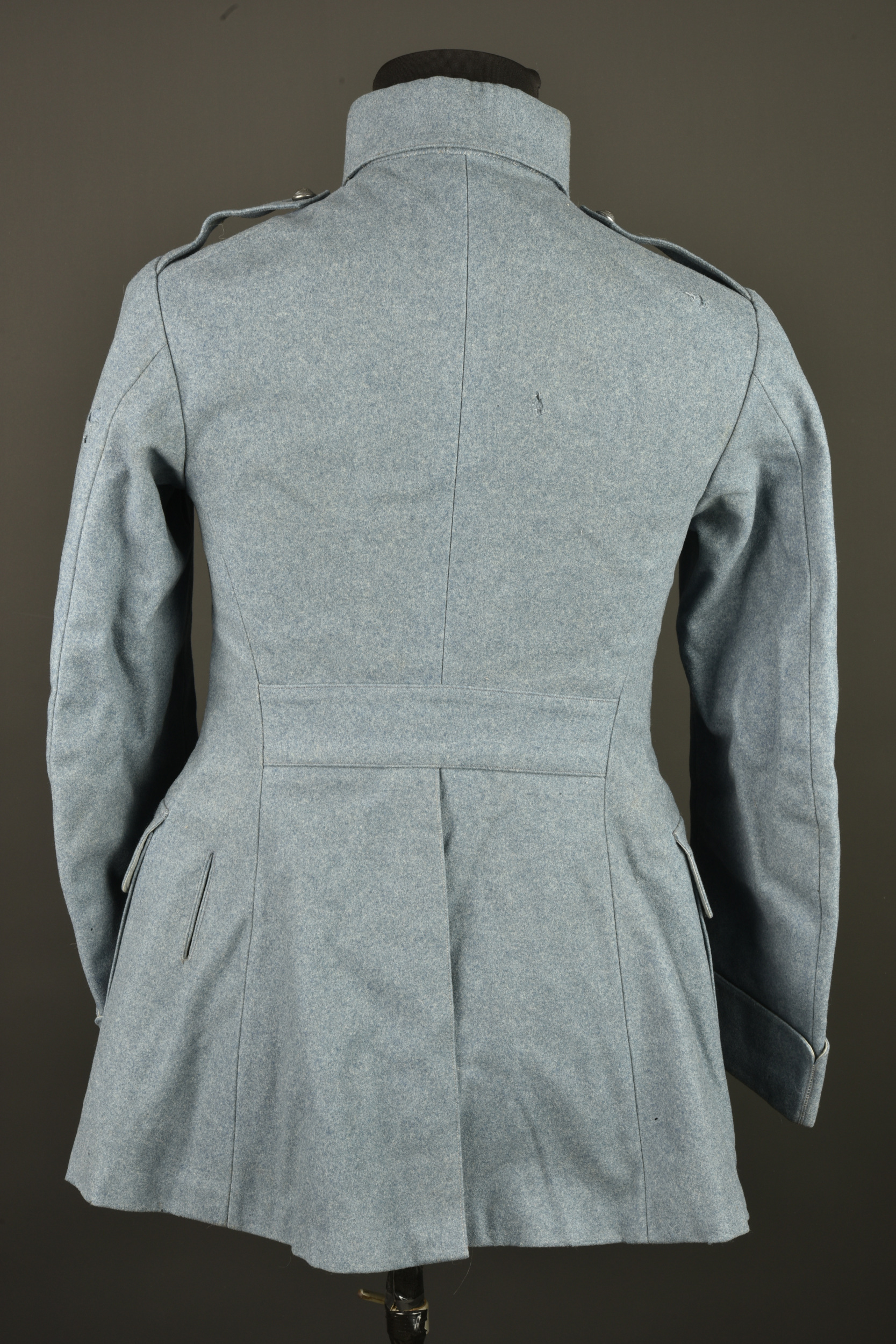 Tunique bleu horizon d'un lieutenant mitrailleur du 67e RI. Horizon blue tunic of a machine gun lieutenant of the 67th Infantry Regiment — photo 14