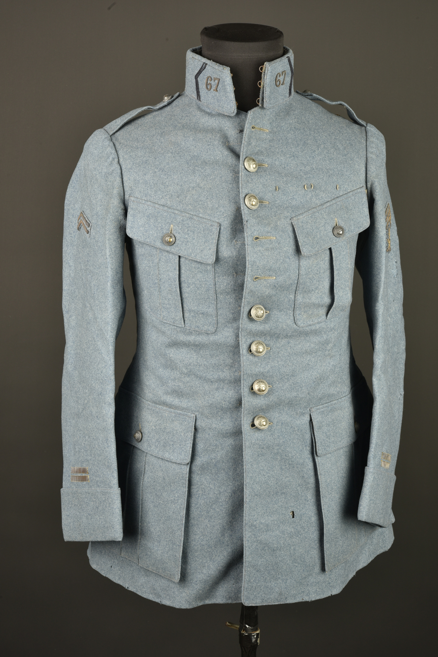 Tunique bleu horizon d'un lieutenant mitrailleur du 67e RI. Horizon blue tunic of a machine gun lieutenant of the 67th Infantry Regiment — photo 15