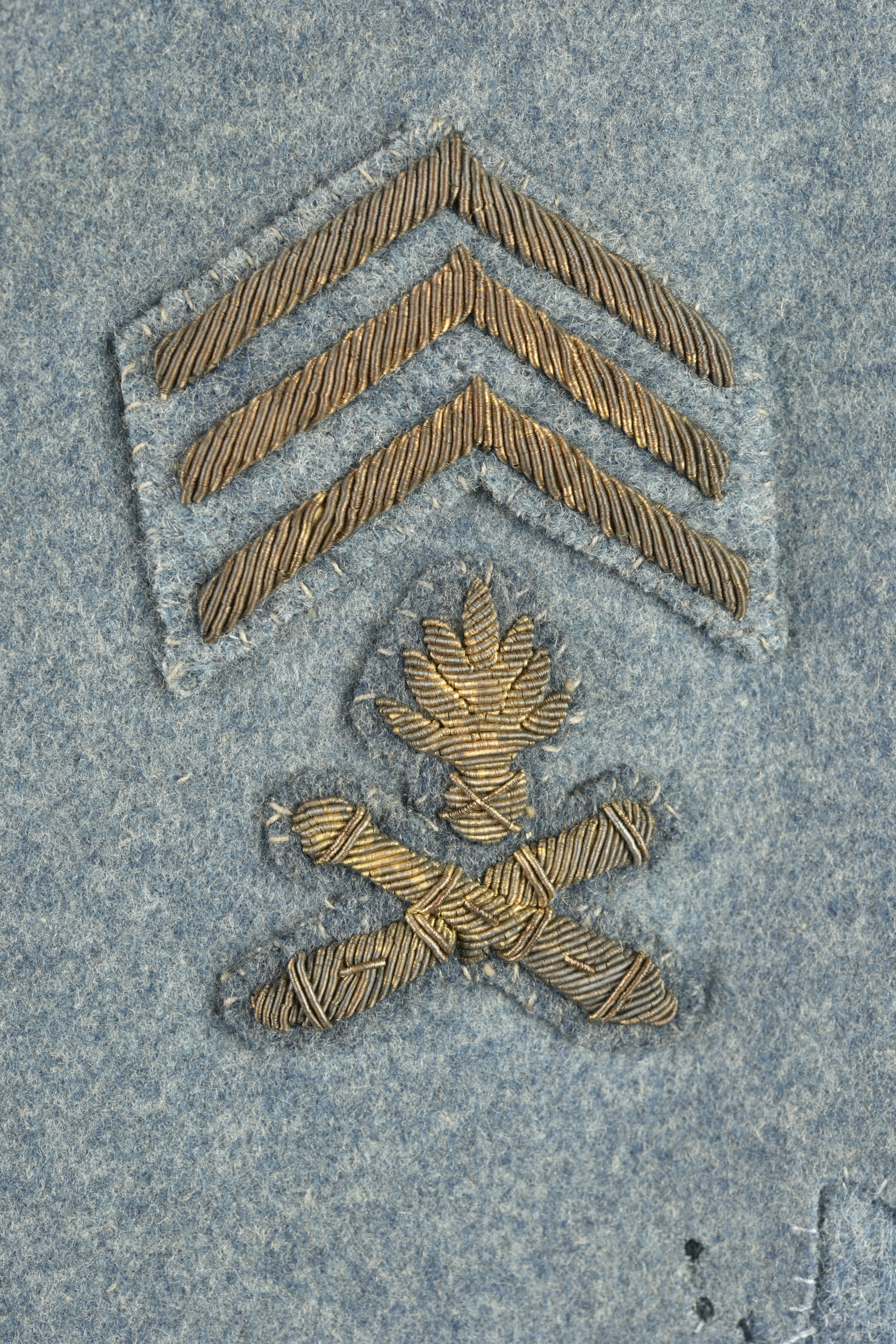 Tunique bleu horizon d'un lieutenant mitrailleur du 67e RI. Horizon blue tunic of a machine gun lieutenant of the 67th Infantry Regiment — photo 3