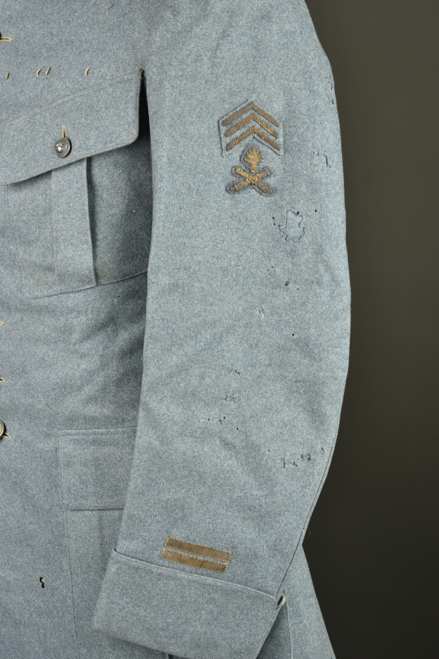 Tunique bleu horizon d'un lieutenant mitrailleur du 67e RI. Horizon blue tunic of a machine gun lieutenant of the 67th Infantry Regiment — photo 6