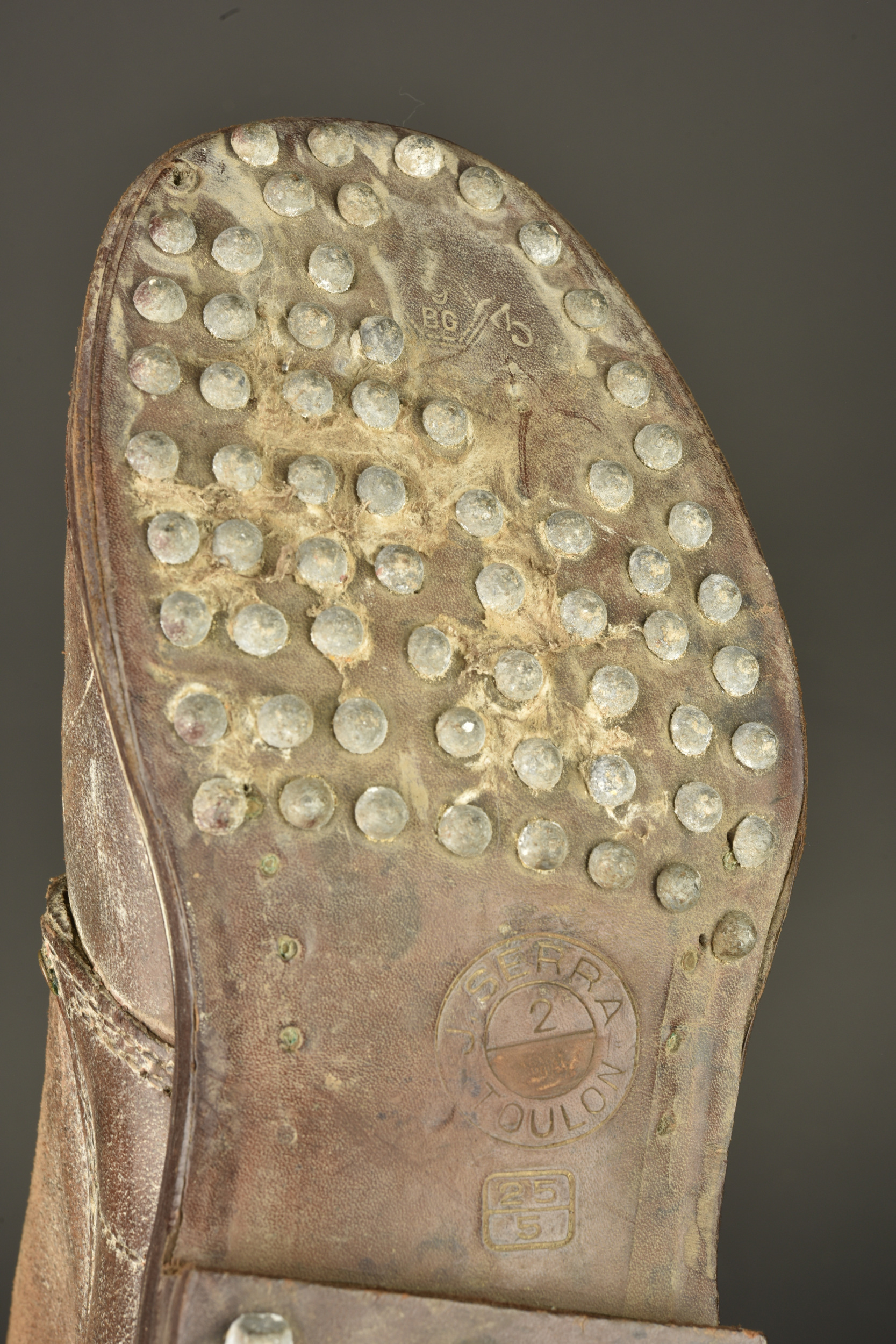 Paire de brodequins français modèle 1917. Pair of French Model 1917 ankle boots — photo 2